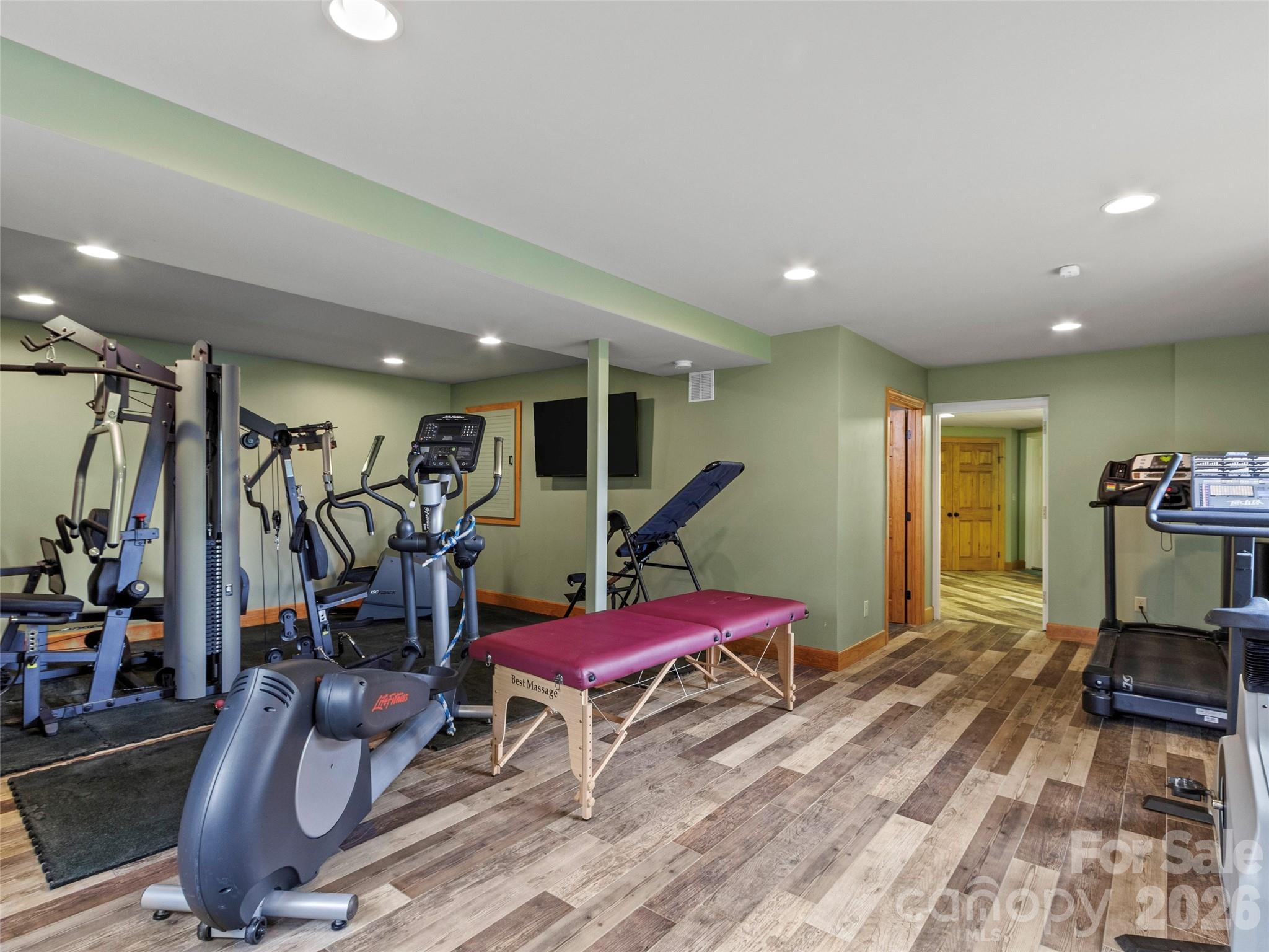 Versatile wellness space - perfect for workouts, yoga, or a golf simulator - 151 Austin Mountain Drive, Burnsville