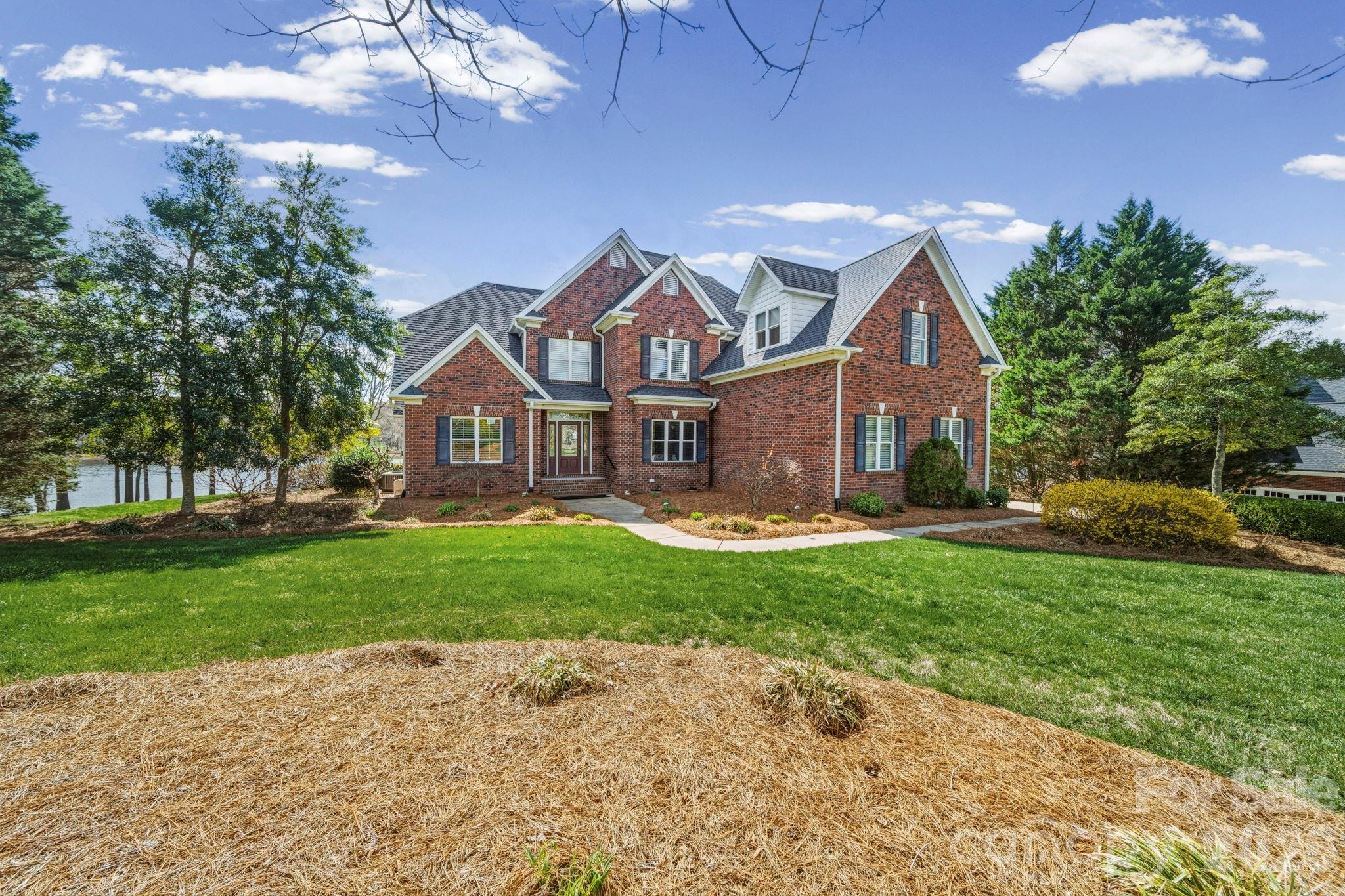 Single Family Residence at 1132 Village Lake Drive, Monroe, photo 3 of 43