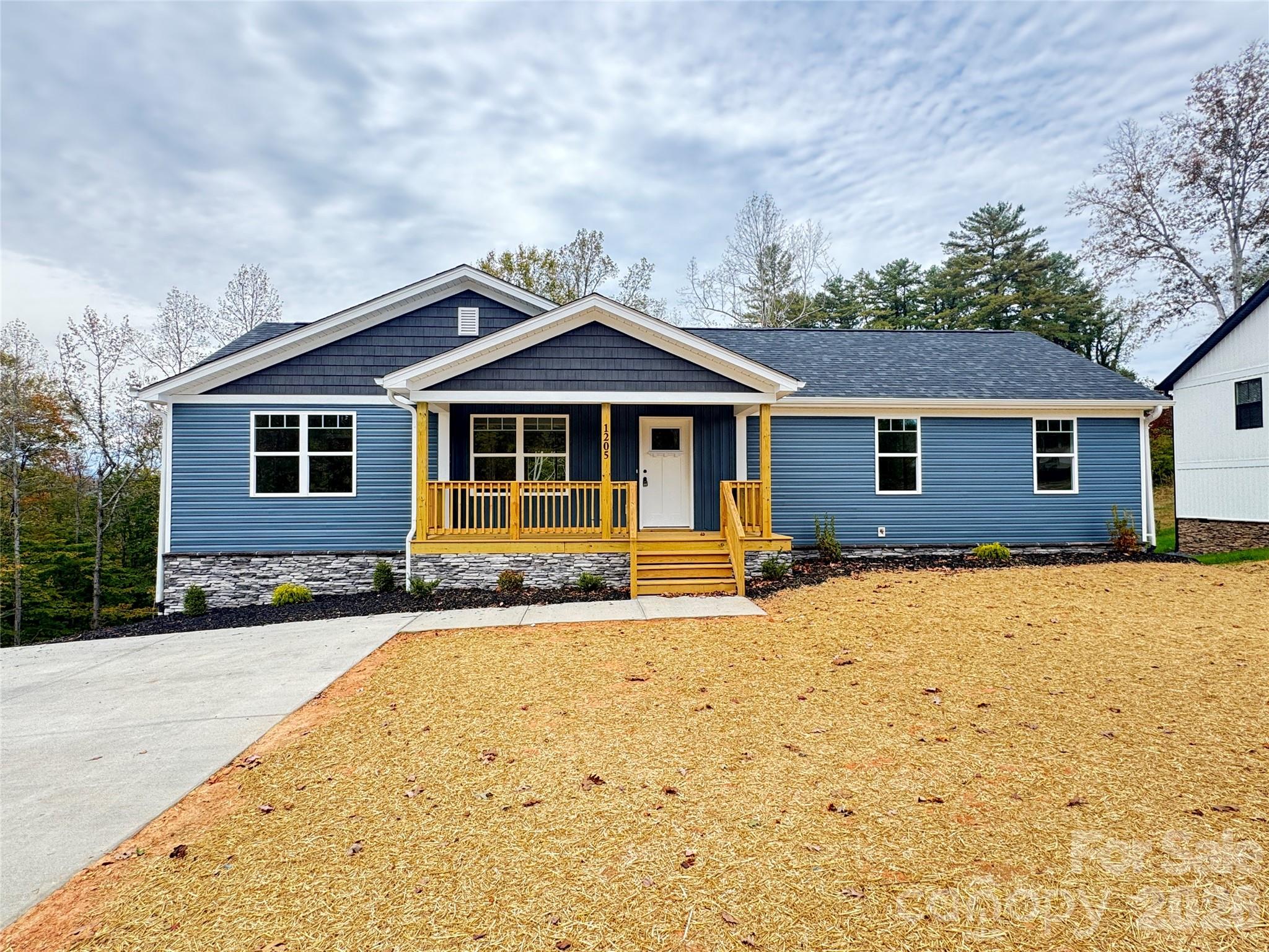 Single Family Residence at 1205 Summerhill Street SW, Lenoir, photo 3 of 29