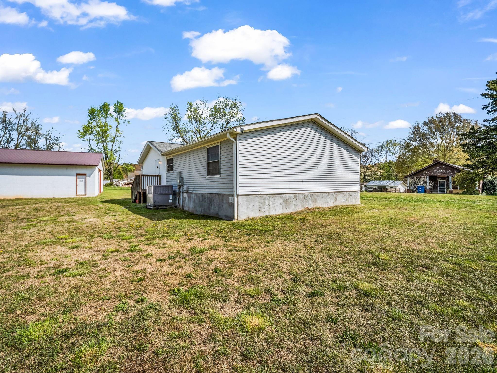 Single Family Residence at 208 Oak Drive, Shelby, photo 8 of 45