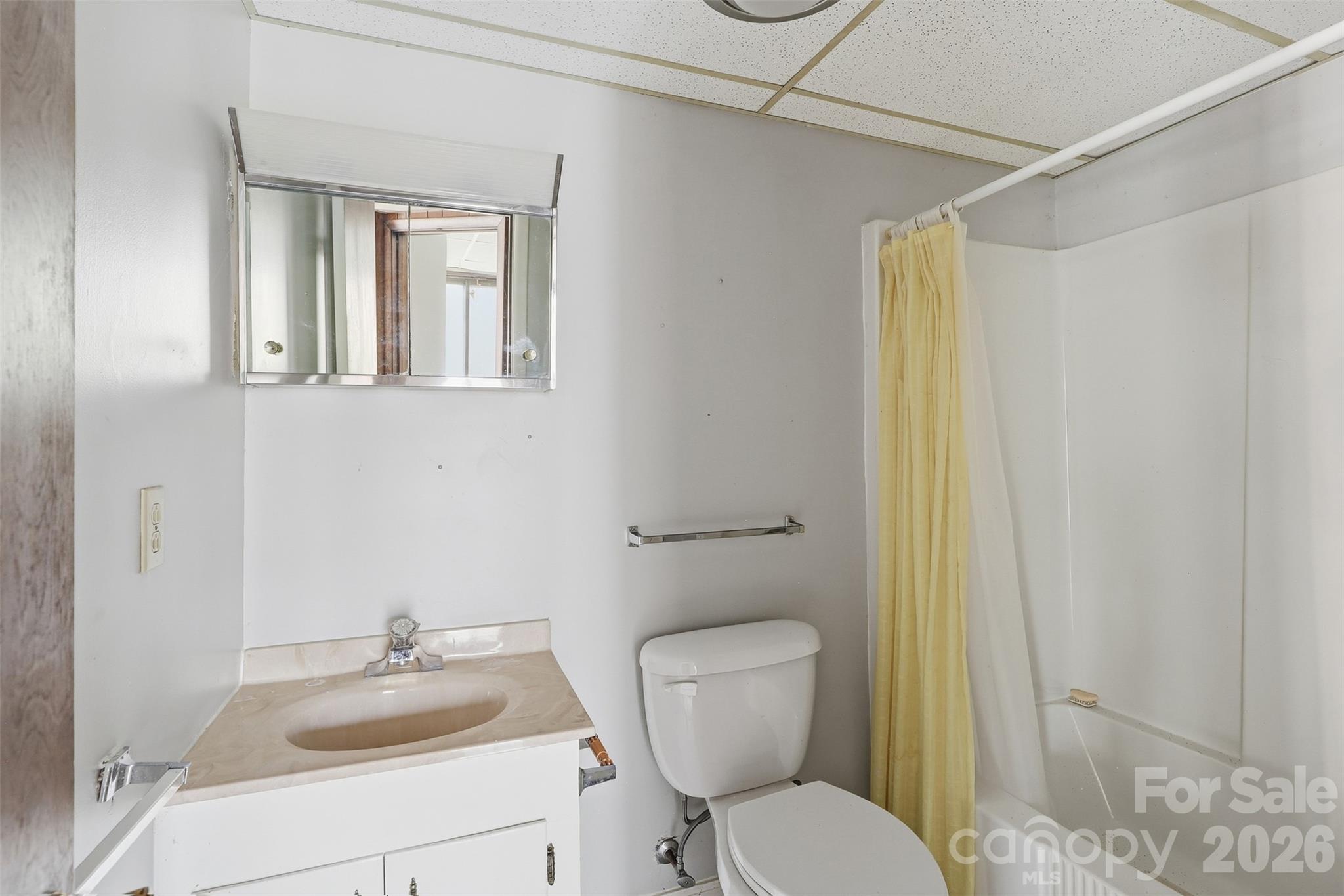 Condominium at 17 Knoll Drive, Columbus, photo 15 of 31