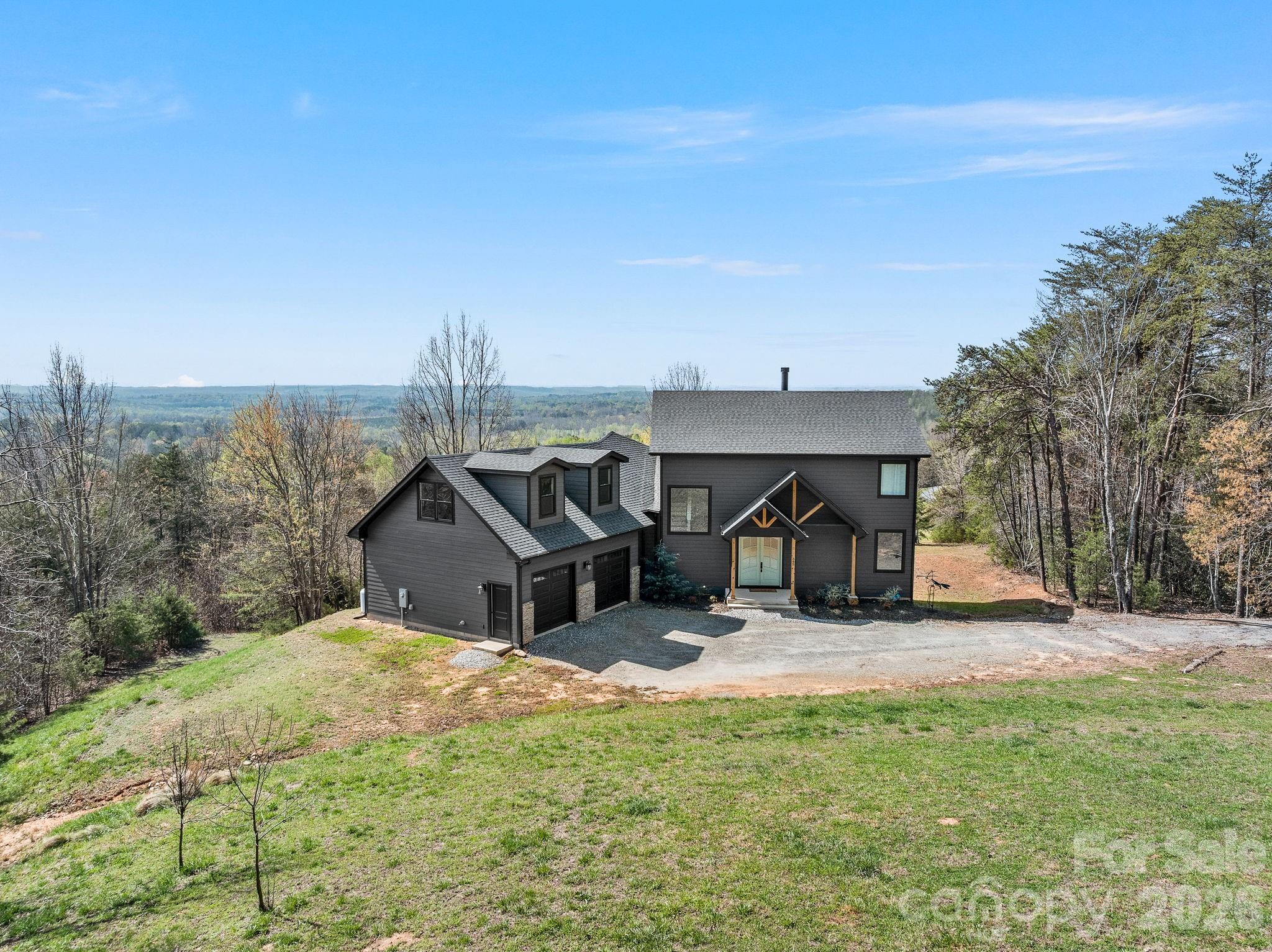 Modern farmhouse - 345 Preservation Trail, Columbus