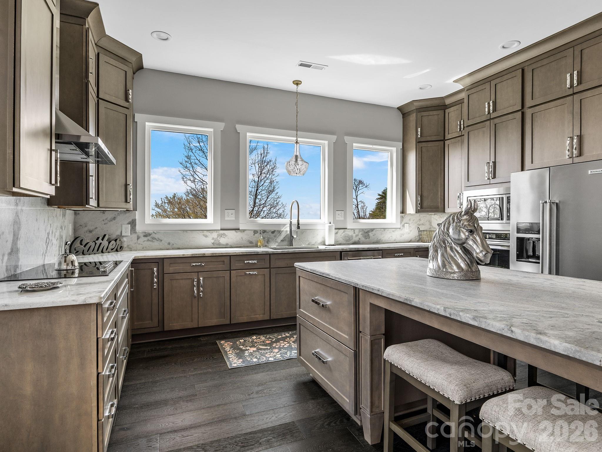 Well-appointed with custom cabinetry. - 345 Preservation Trail, Columbus