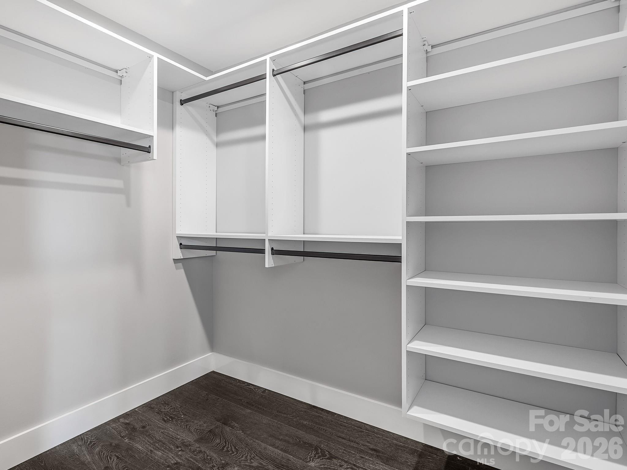 Custom closets - 345 Preservation Trail, Columbus