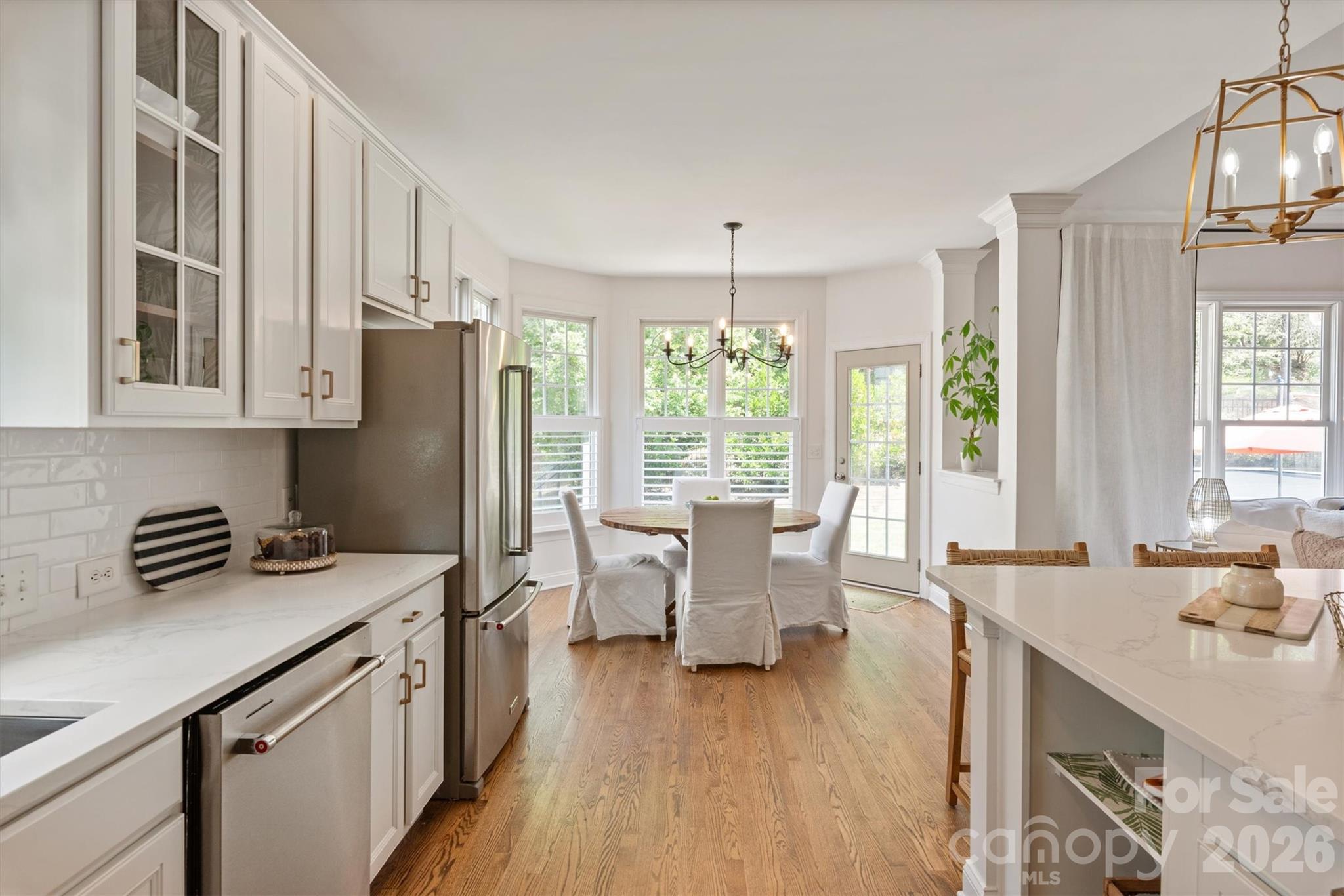 White Quartz countertops - 869 Stratford Run Drive, Fort Mill