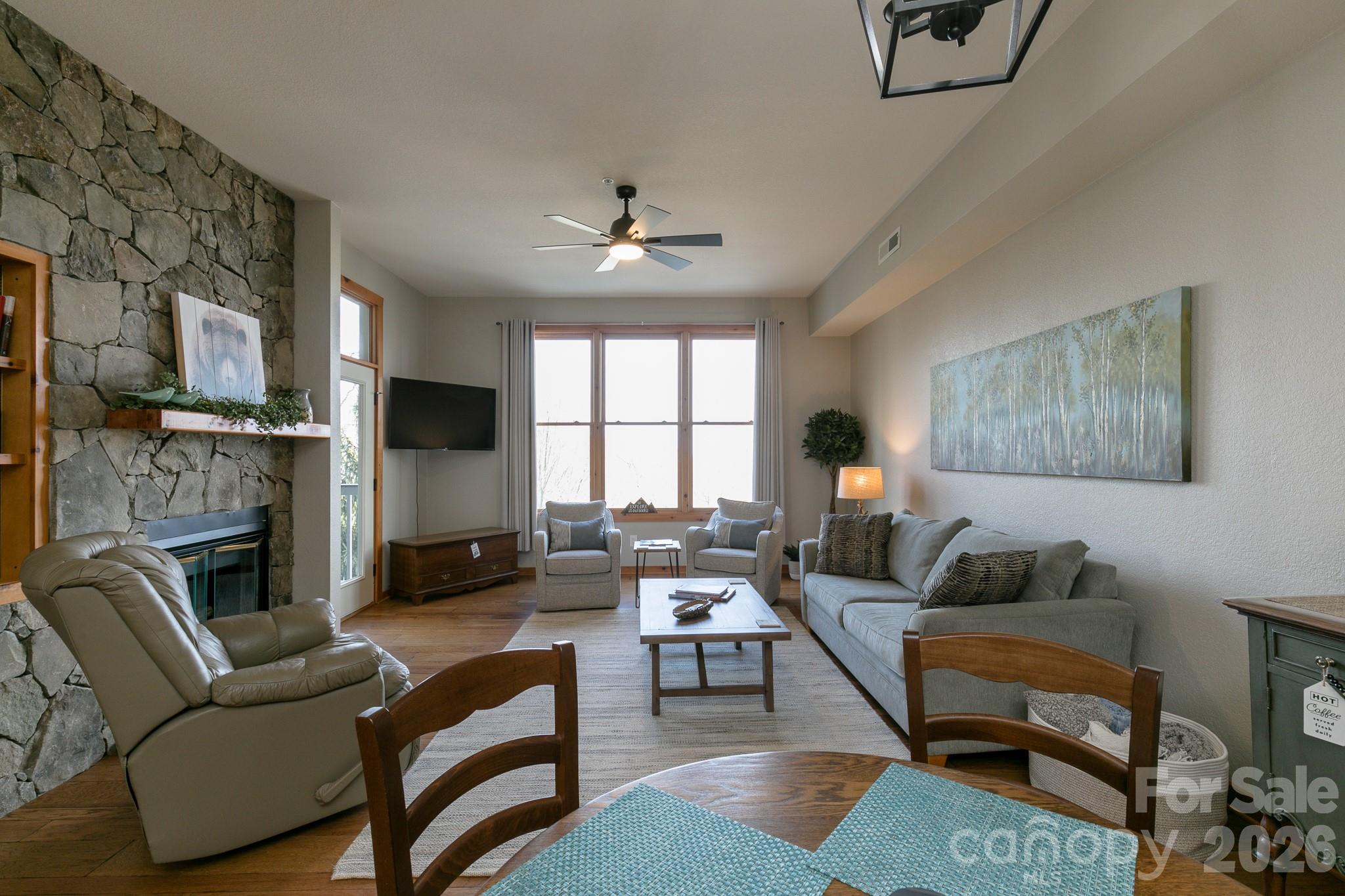 Condominium at 10 Stoney Falls Loop, Burnsville, photo 3 of 34
