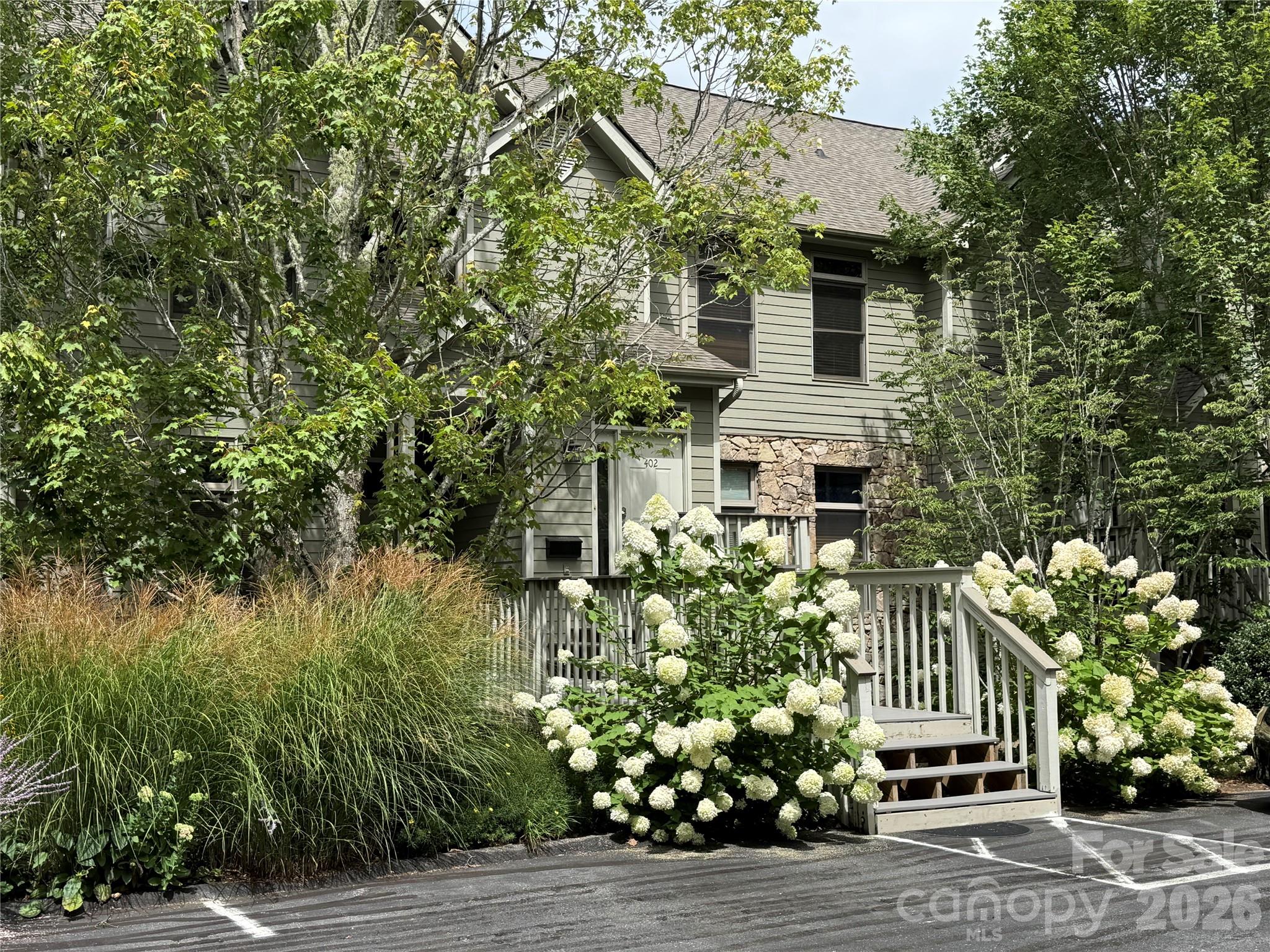 10 Stoney Falls Loop