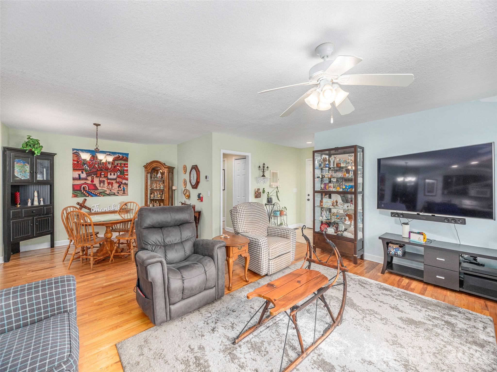 Townhouse at 22 Cottage Loop, Waynesville, photo 6 of 26