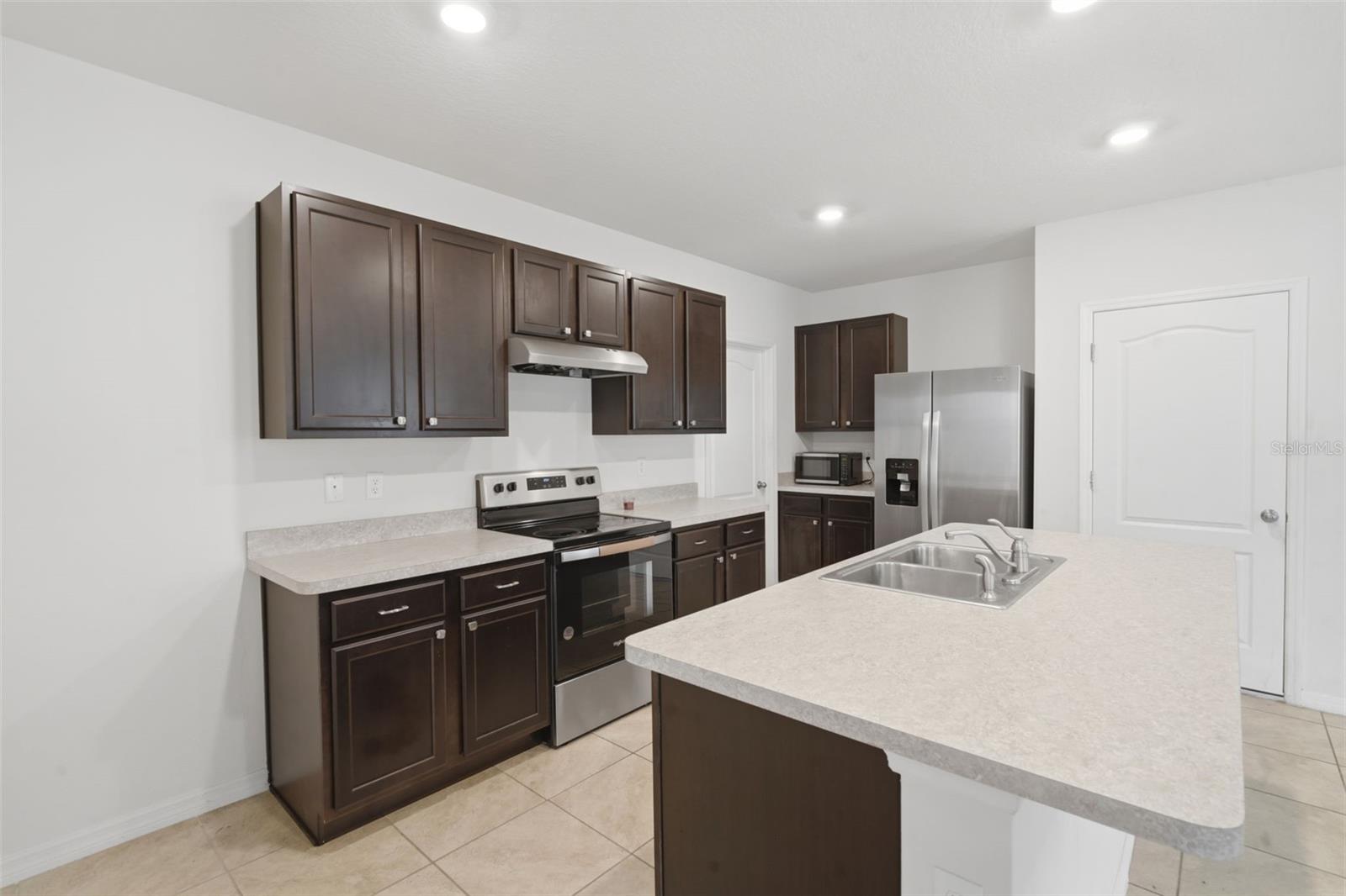 Single Family Residence at 1356 BERRY LN, DAVENPORT, photo 21 of 45