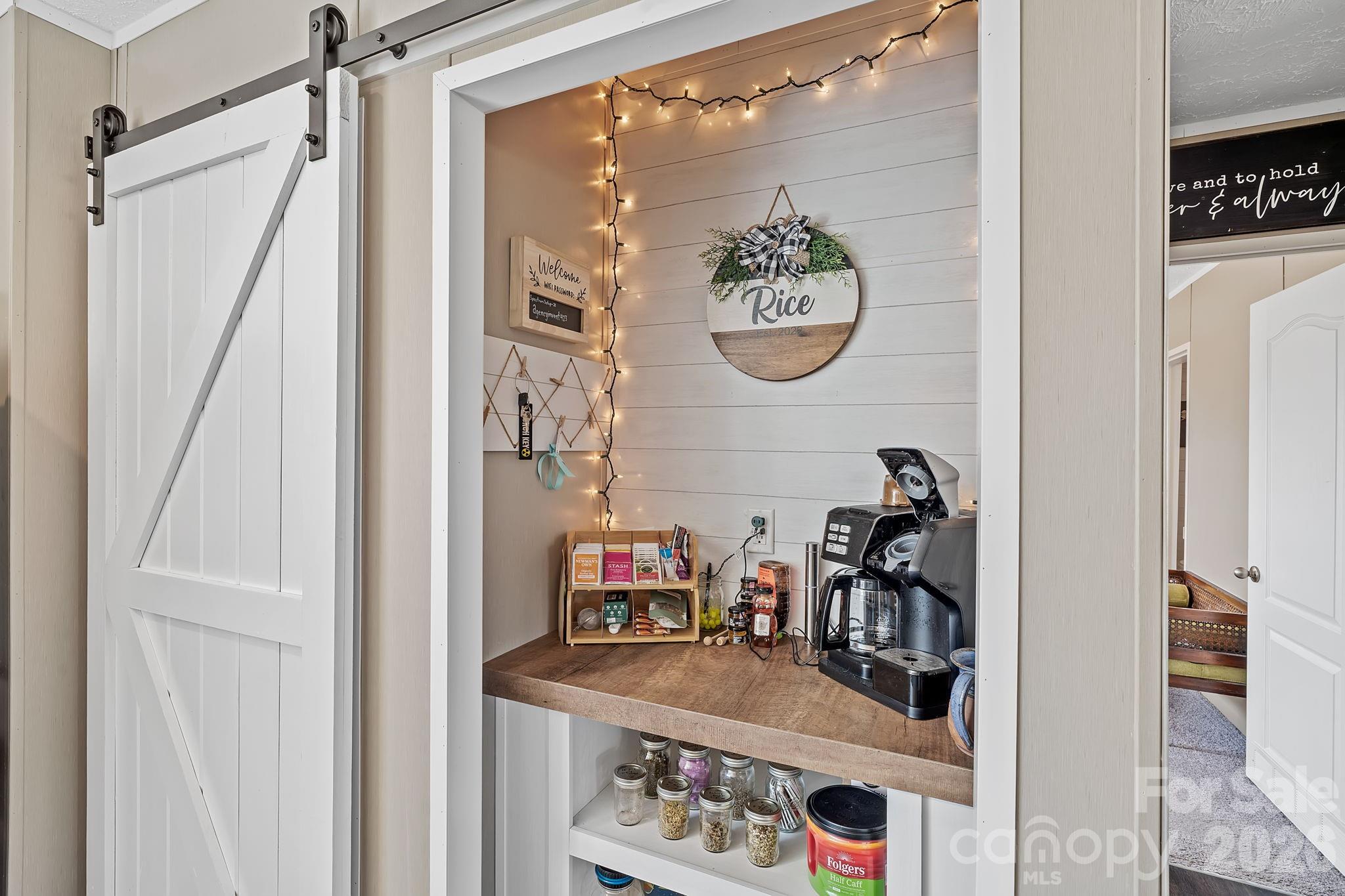 Single Family Residence at 59 Alberto Way, Hendersonville, photo 12 of 27