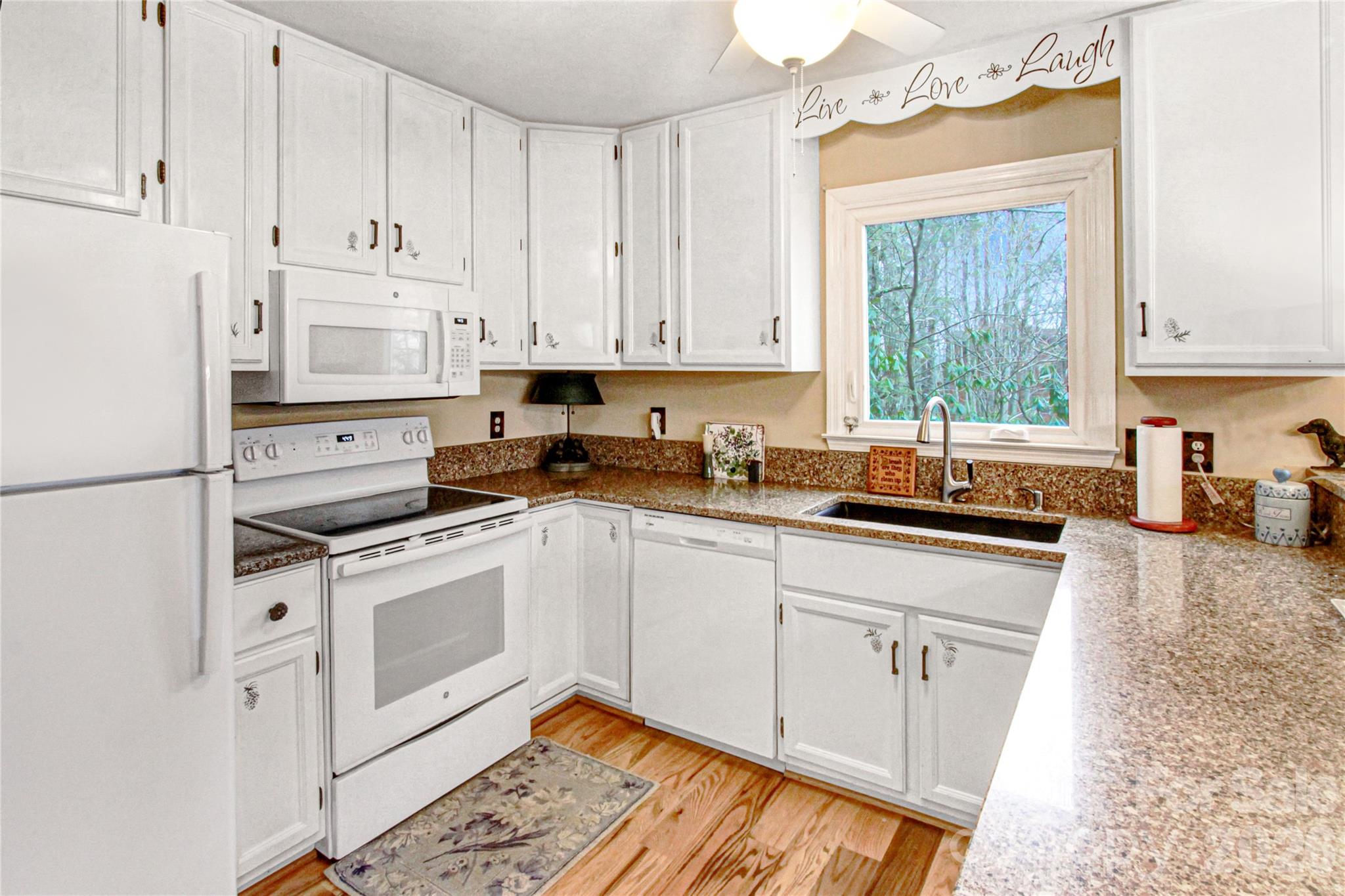 Condominium at 121 Toxaway Views Drive, Lake Toxaway, photo 9 of 44