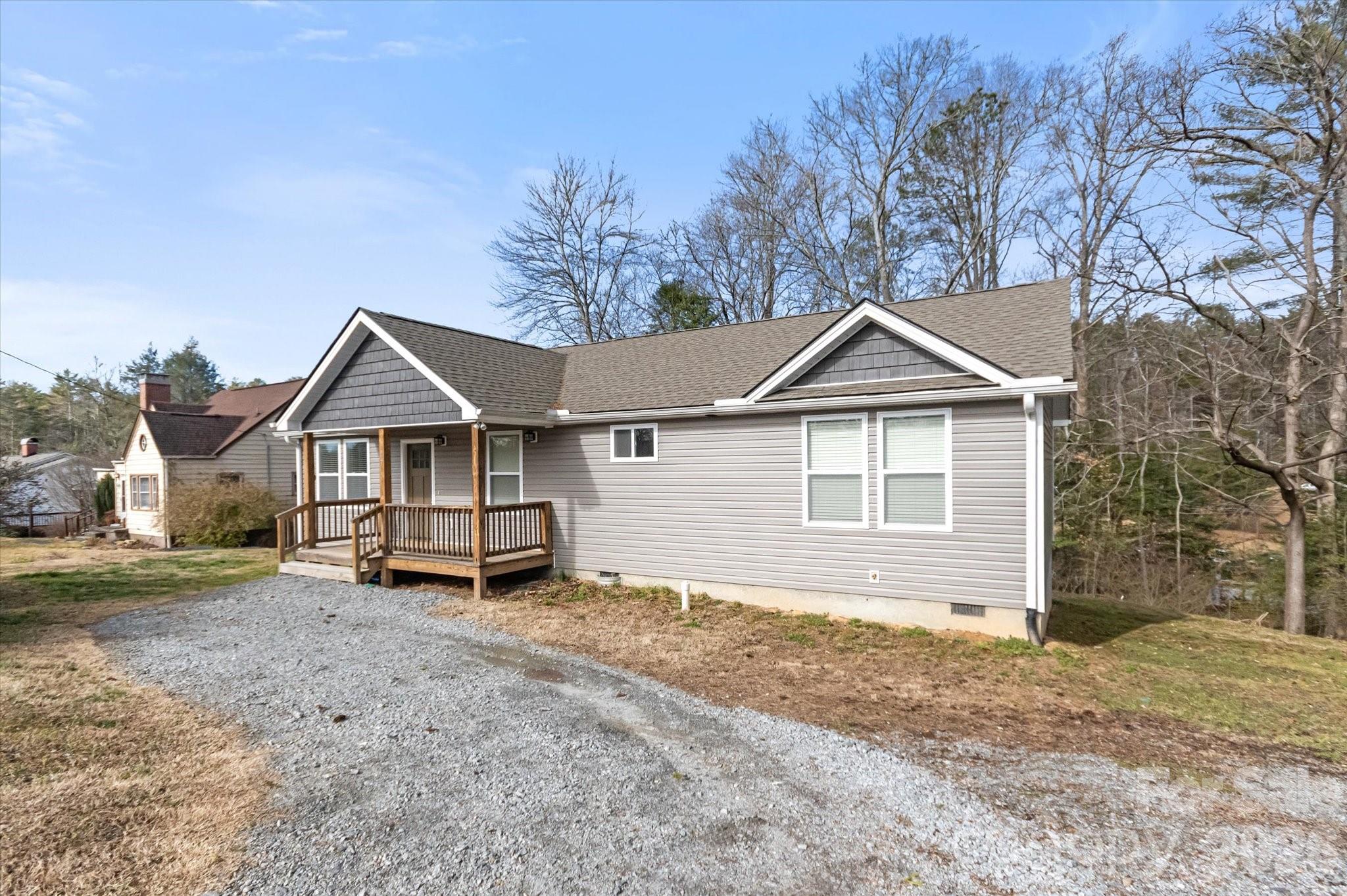 Single Family Residence at 127 Hawthorne Drive, Brevard, photo 3 of 30