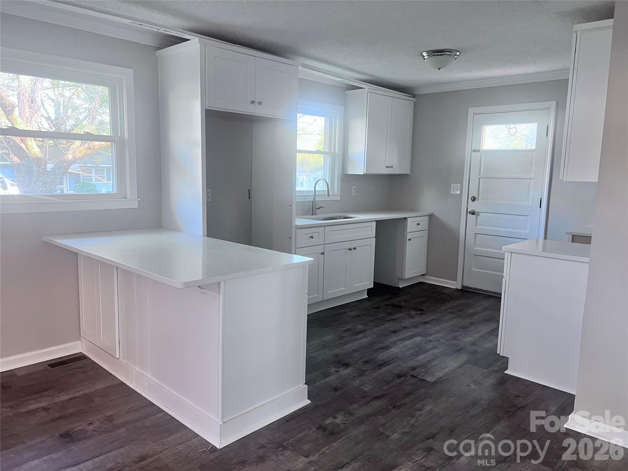 Single Family Residence at 400 Chatham Avenue, Gaffney, photo 3 of 9
