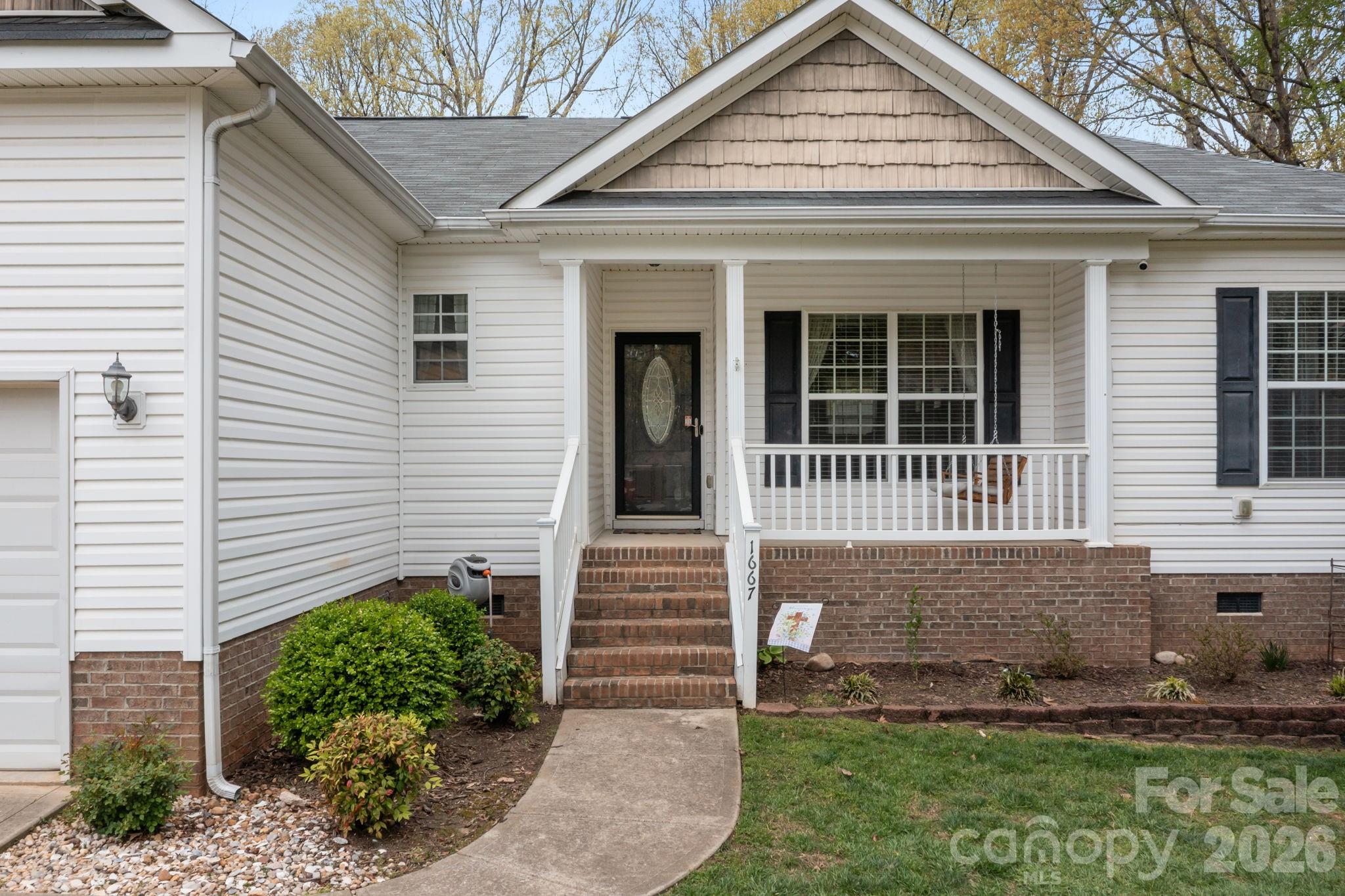 Single Family Residence at 1667 Warwick Court, Lincolnton, photo 5 of 48