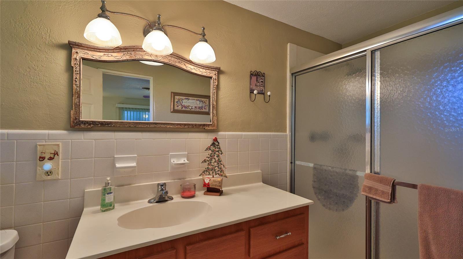 2nd Bathroom - 515 OLIVER DR, NEW SMYRNA BEACH