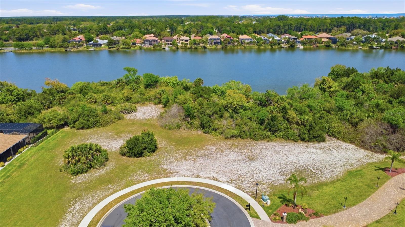 151 N LAKEWALK DR