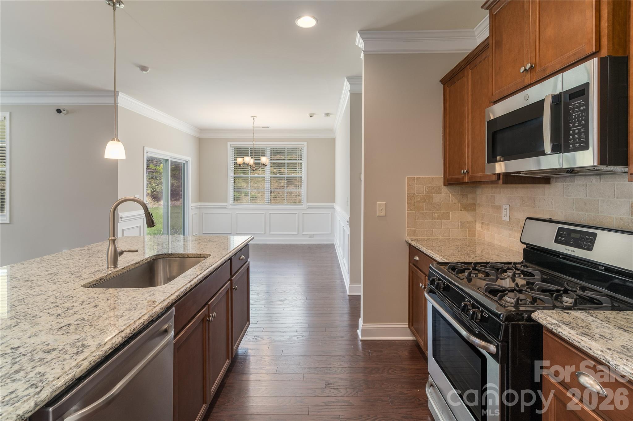 Single Family Residence at 2214 Seagull Drive, Denver, photo 7 of 27