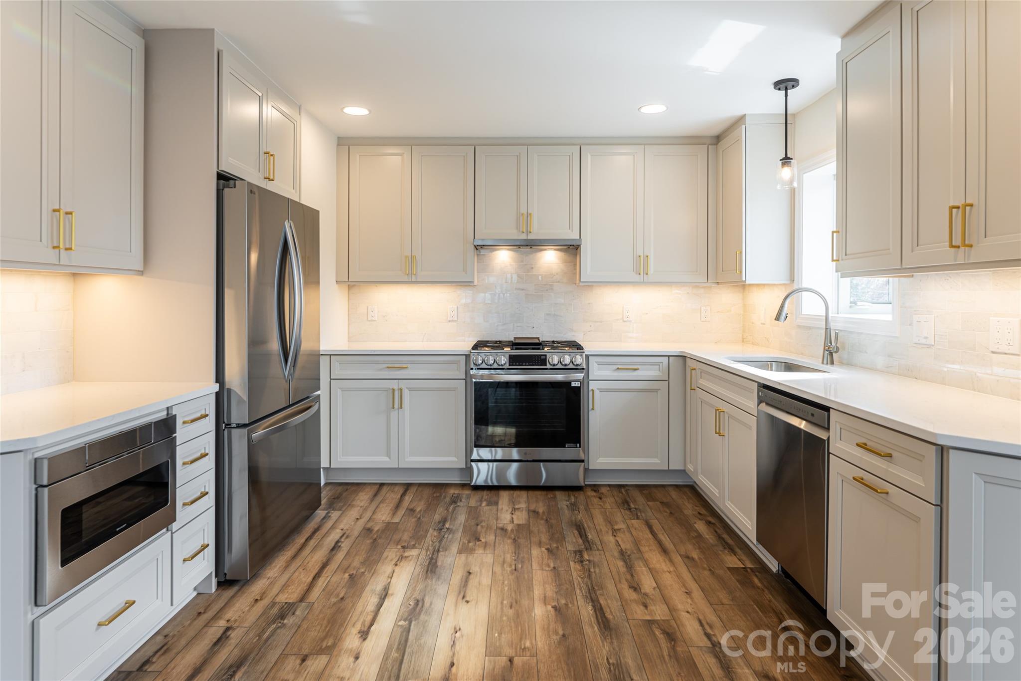 Kitchen - 1203 Fleetwood Plaza, Hendersonville