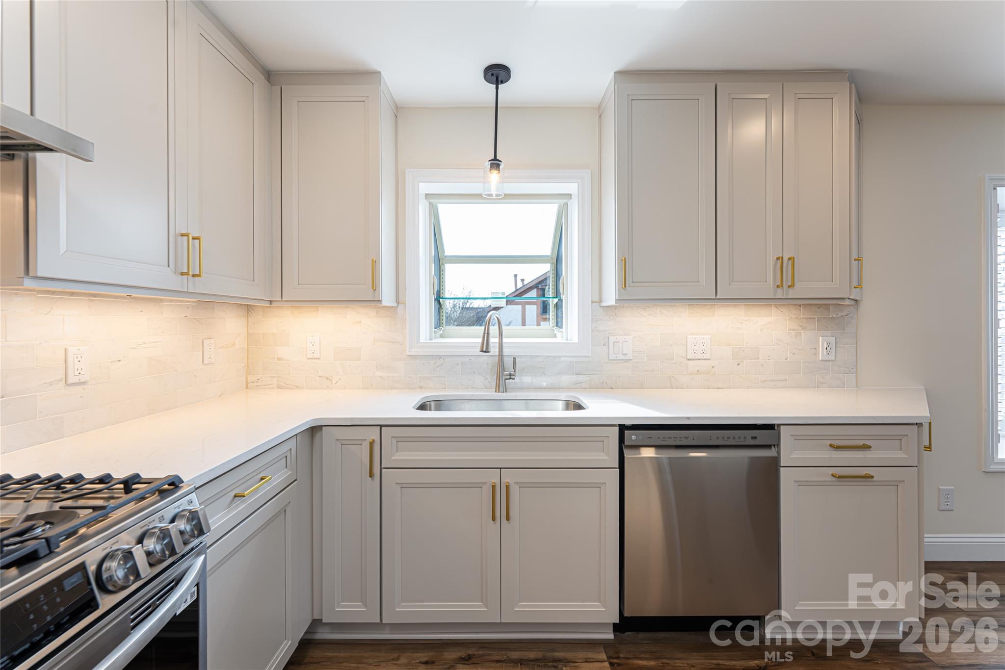 Kitchen - 1203 Fleetwood Plaza, Hendersonville
