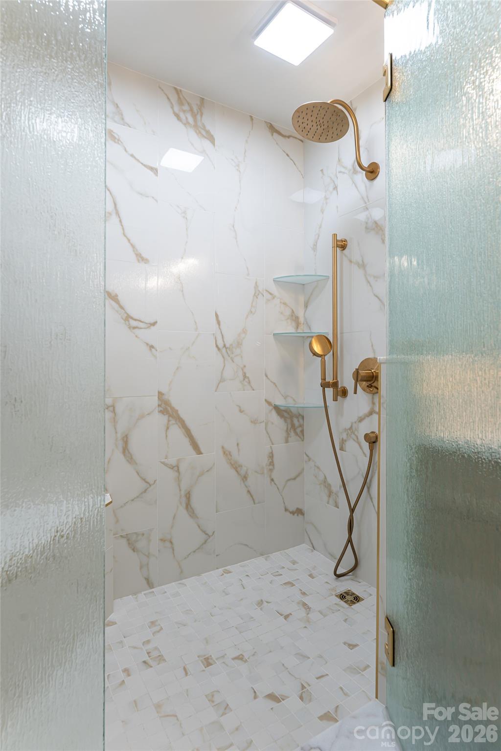 Primary ensuite detail - 1203 Fleetwood Plaza, Hendersonville