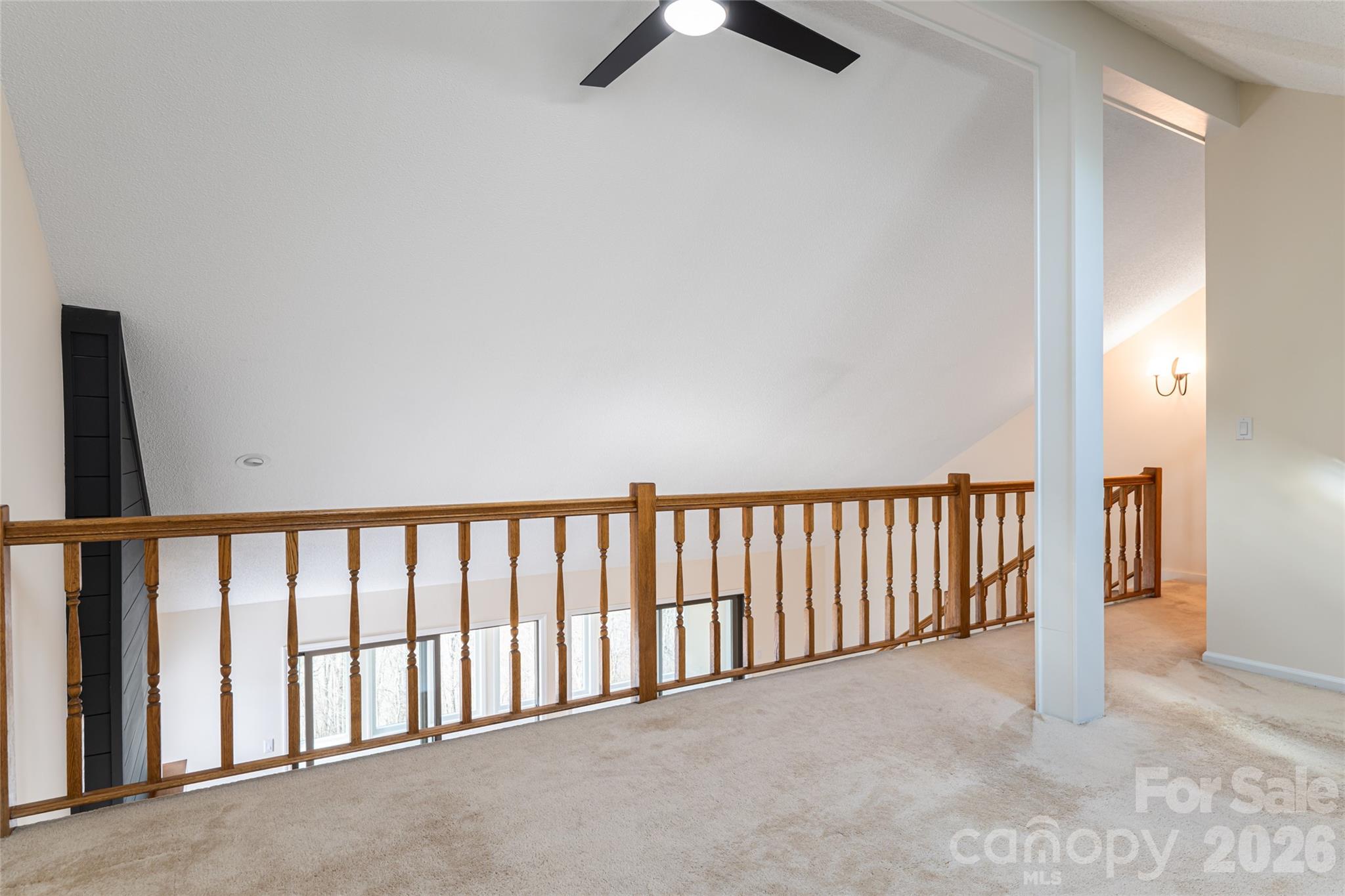 Upstairs Loft - 1203 Fleetwood Plaza, Hendersonville