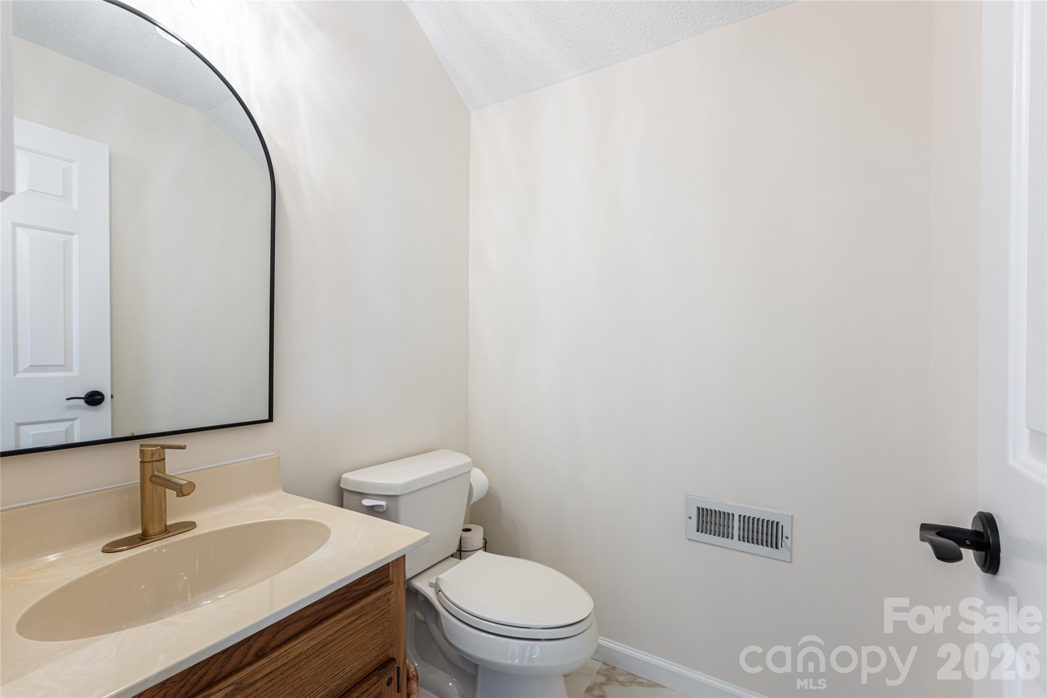 Upstairs Half Bath - 1203 Fleetwood Plaza, Hendersonville