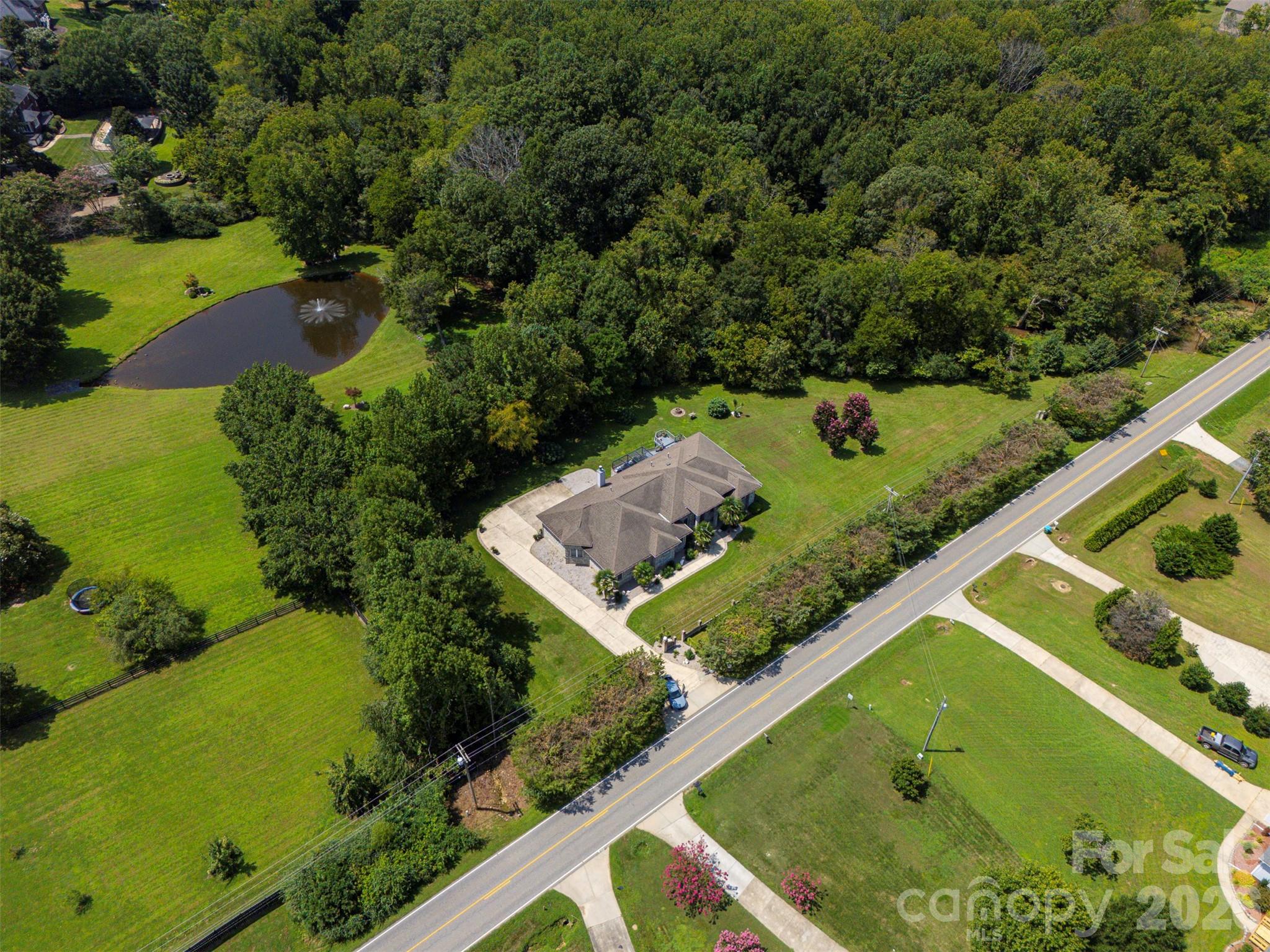 Single Family Residence at 9535 Potter Road, Matthews, photo 3 of 43