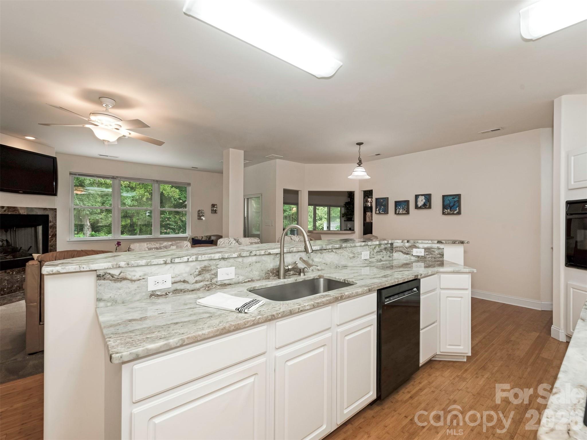 Single Family Residence at 9535 Potter Road, Matthews, photo 11 of 43