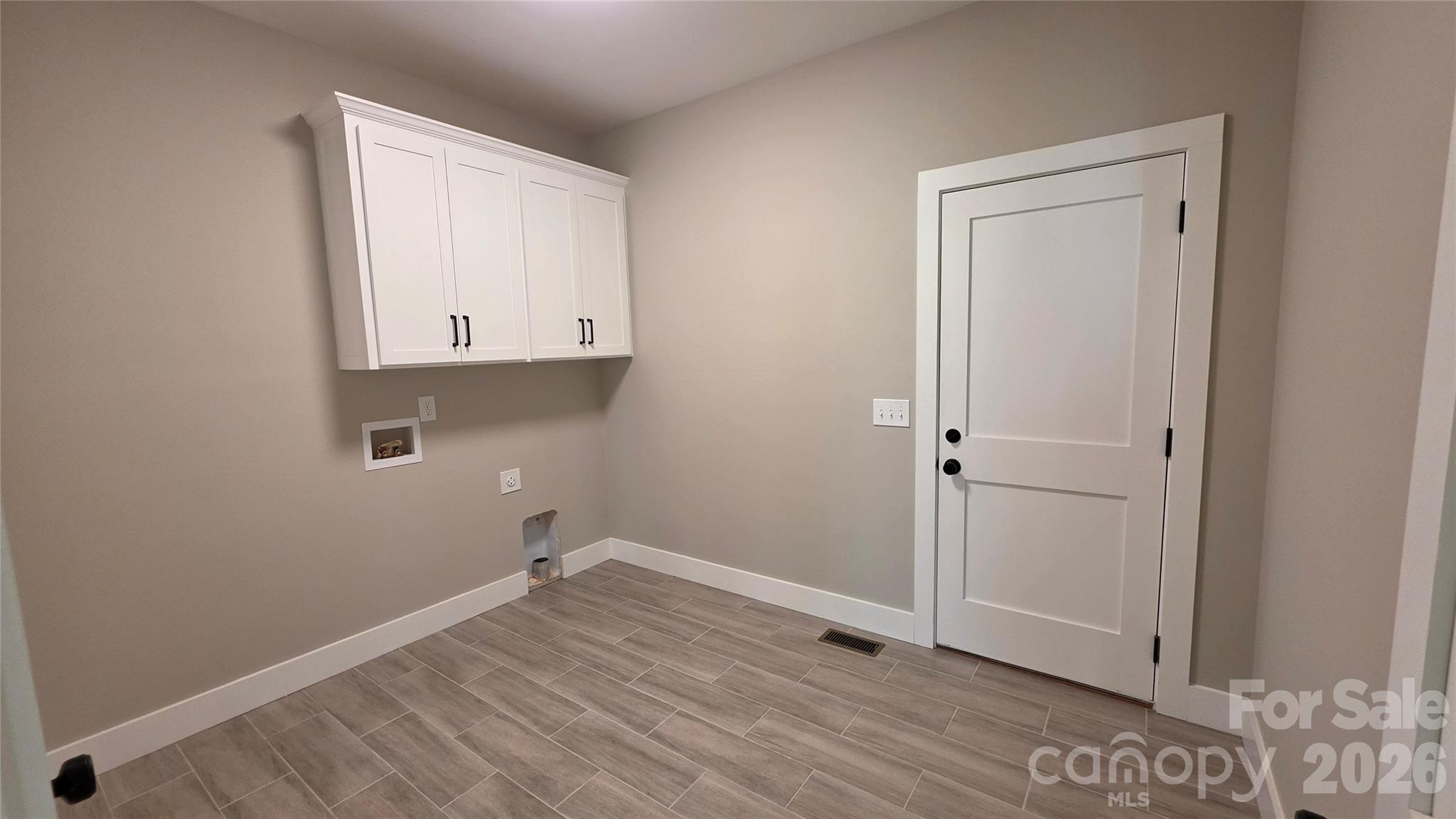 Laundry/Mud Room Garage Entrance - 194 Donsdale Drive, Statesville