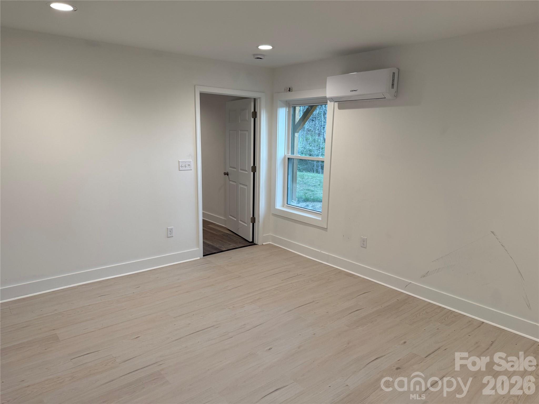 Basement Bedroom - 46 Carden Drive, Weaverville