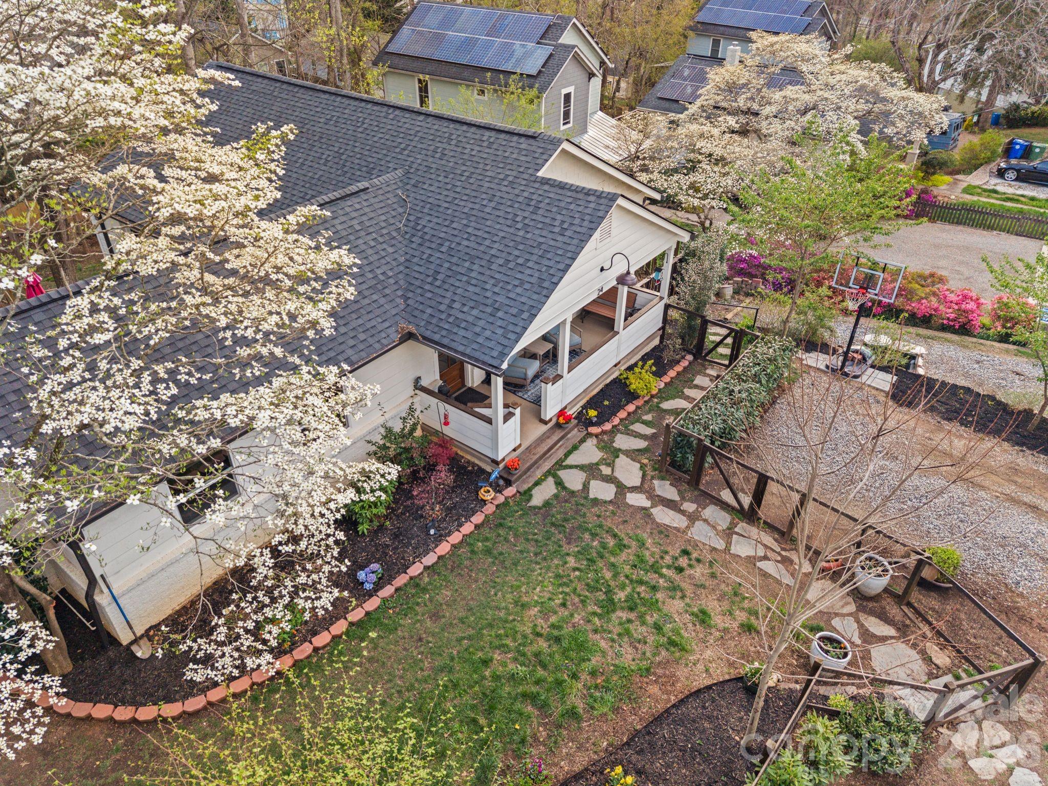 Single Family Residence at 24 Dellwood Street, Asheville, photo 8 of 48