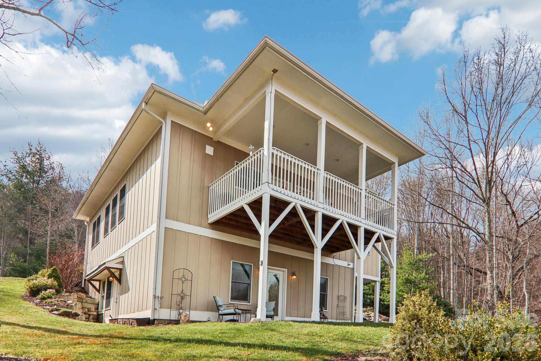 Single Family Residence at 14 Chandra Lane, Clyde, photo 10 of 47