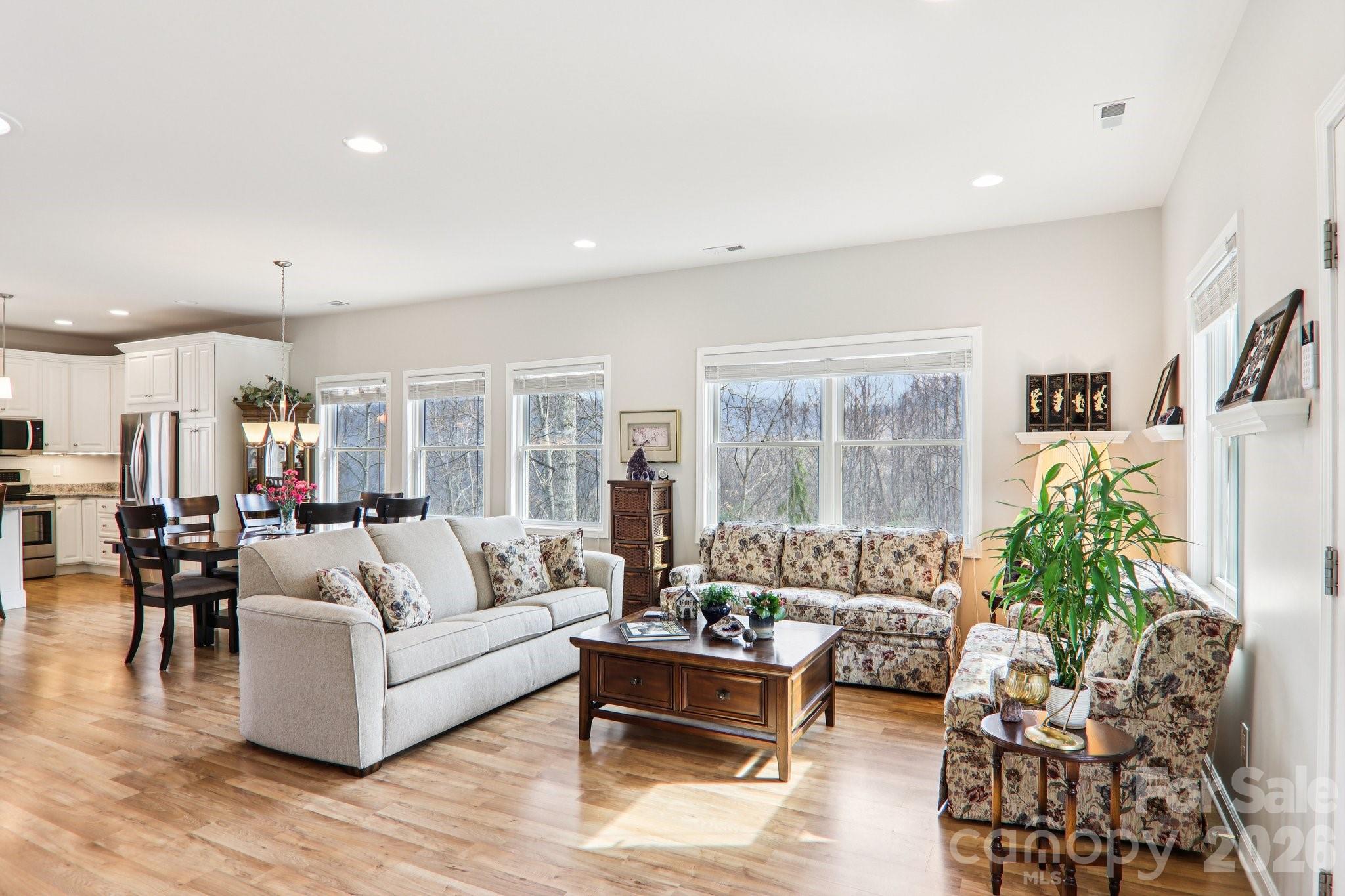 Single Family Residence at 14 Chandra Lane, Clyde, photo 12 of 47