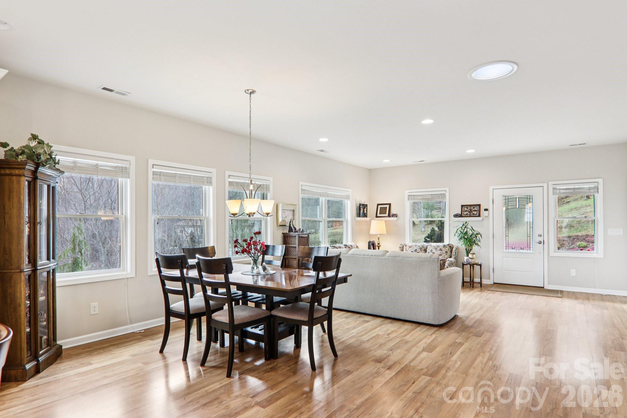Single Family Residence at 14 Chandra Lane, Clyde, photo 14 of 47
