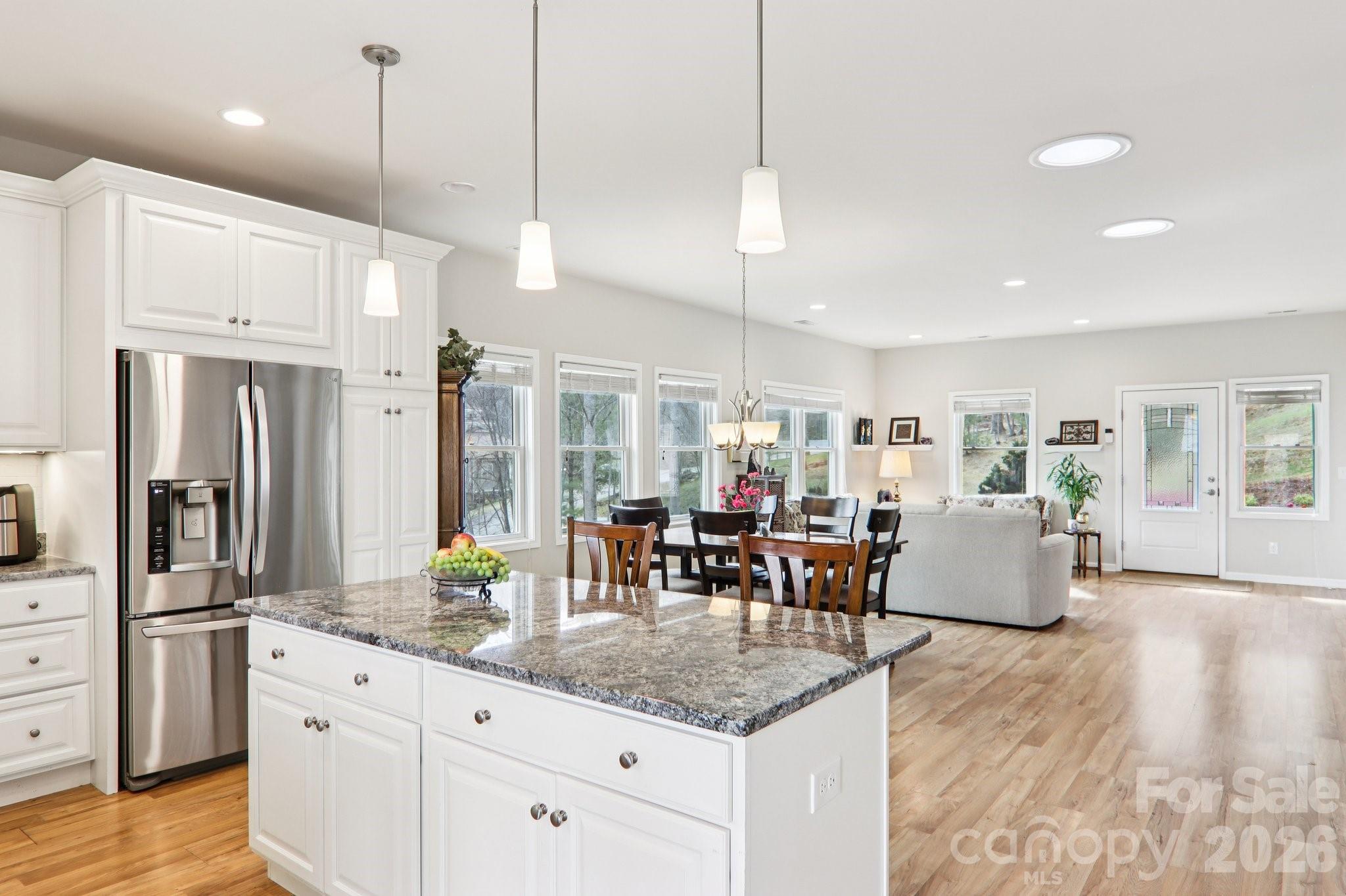 Single Family Residence at 14 Chandra Lane, Clyde, photo 18 of 47