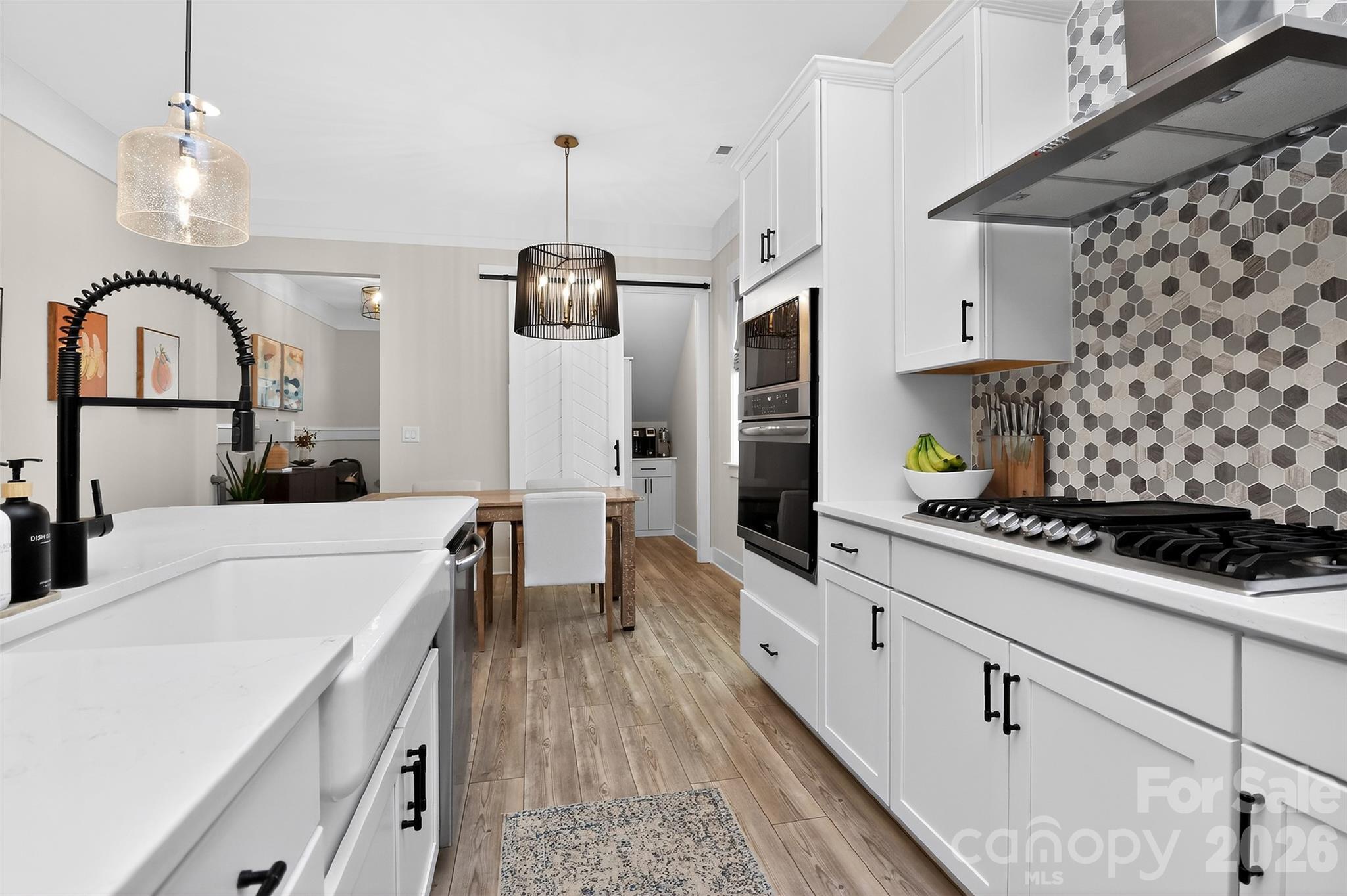 Quartz countertop with Farmhouse Sink - 1101 Masefield Avenue, Matthews