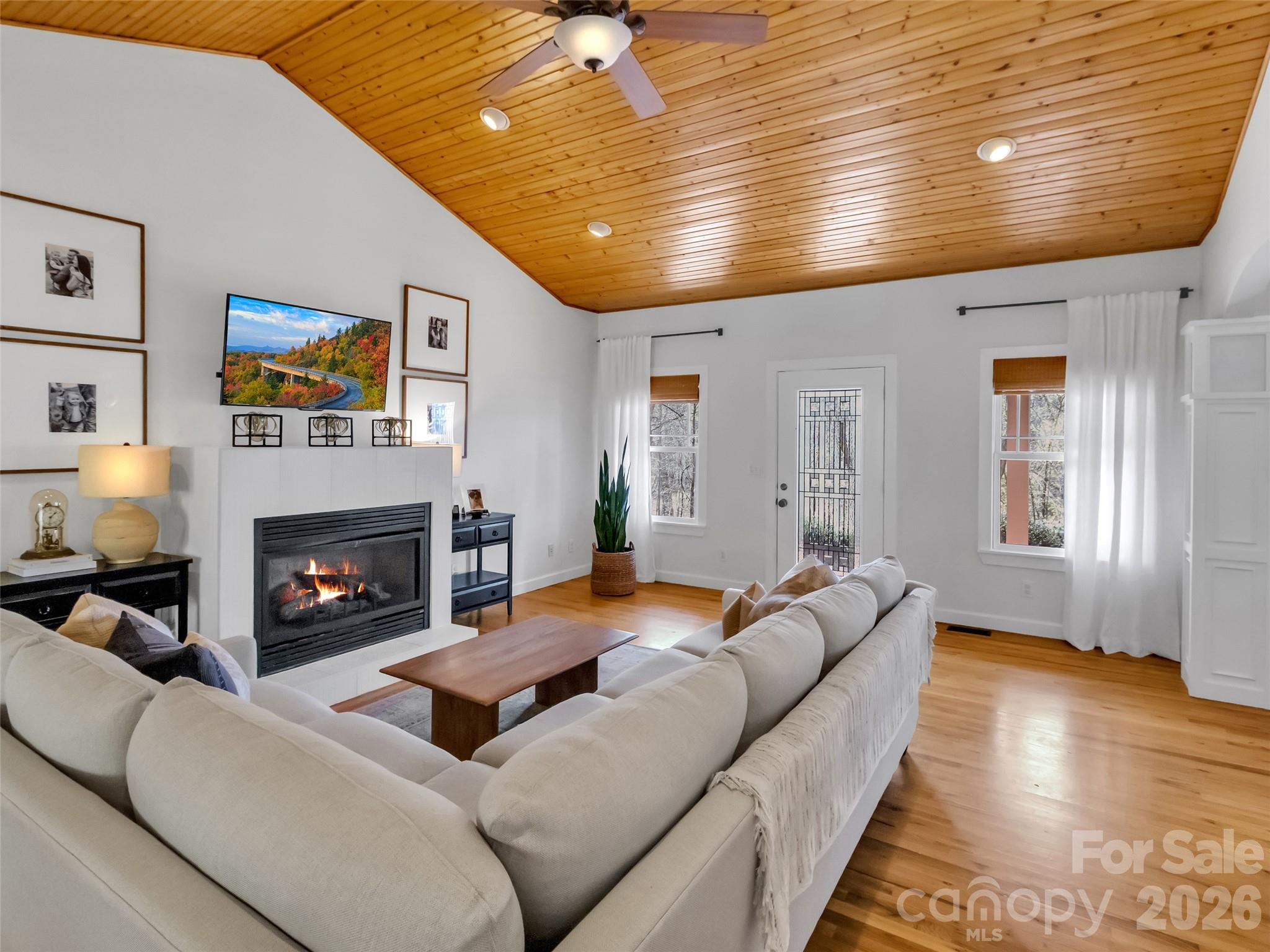 Single Family Residence at 523 Brandywine Road, Waynesville, photo 6 of 46