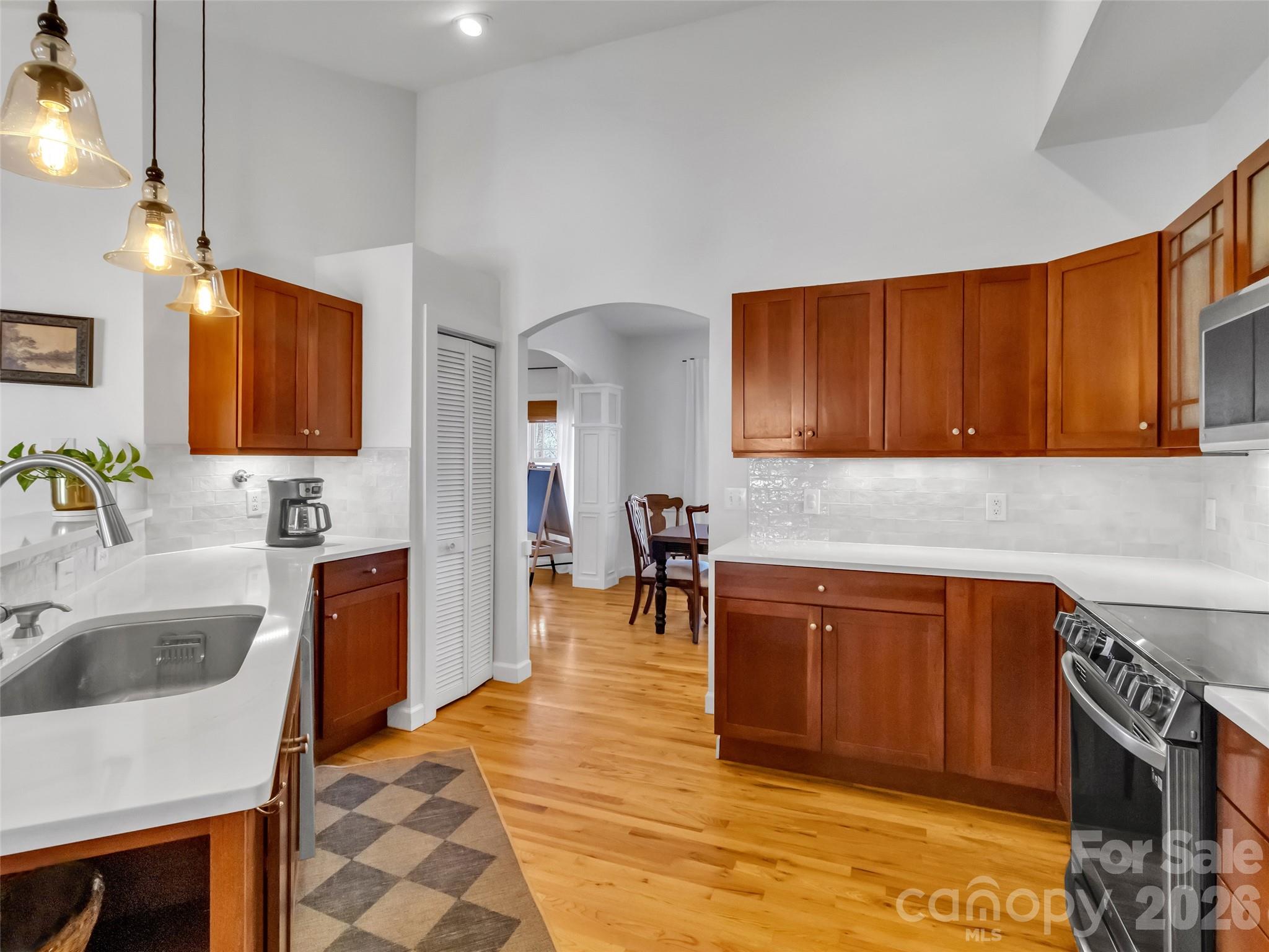 Single Family Residence at 523 Brandywine Road, Waynesville, photo 8 of 46