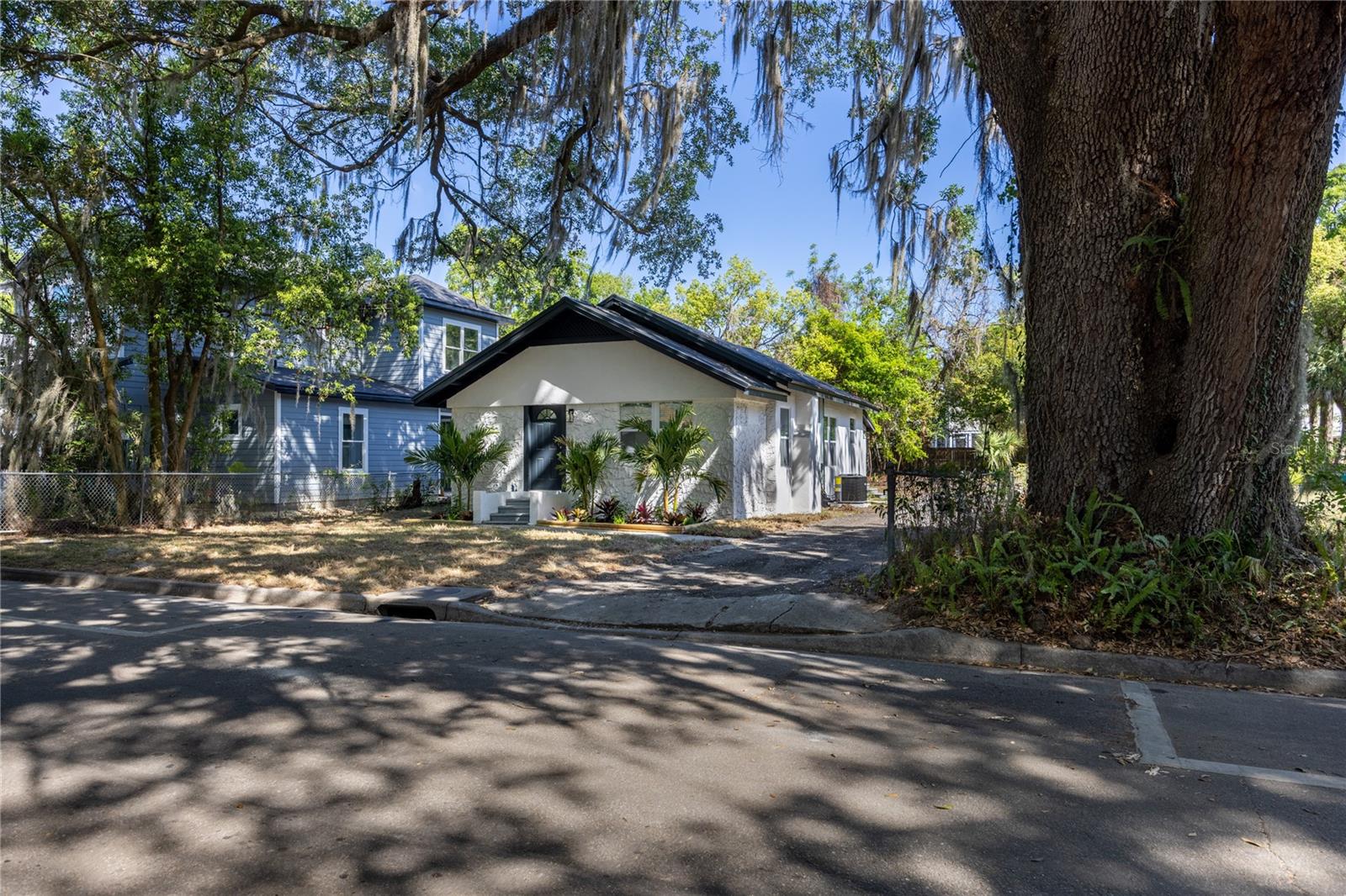 Single Family Residence at 418 NW 3RD AVE, GAINESVILLE, photo 3 of 31