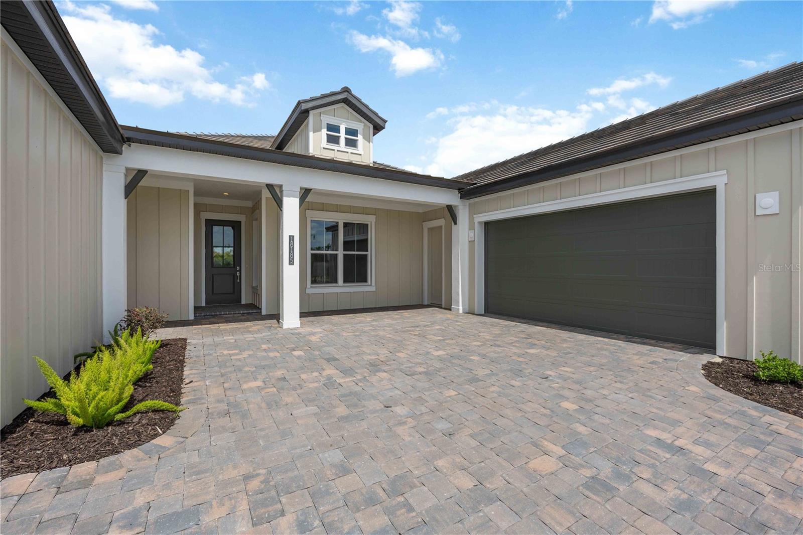 Single Family Residence at 18185 HOME RUN DR, VENICE, photo 3 of 30