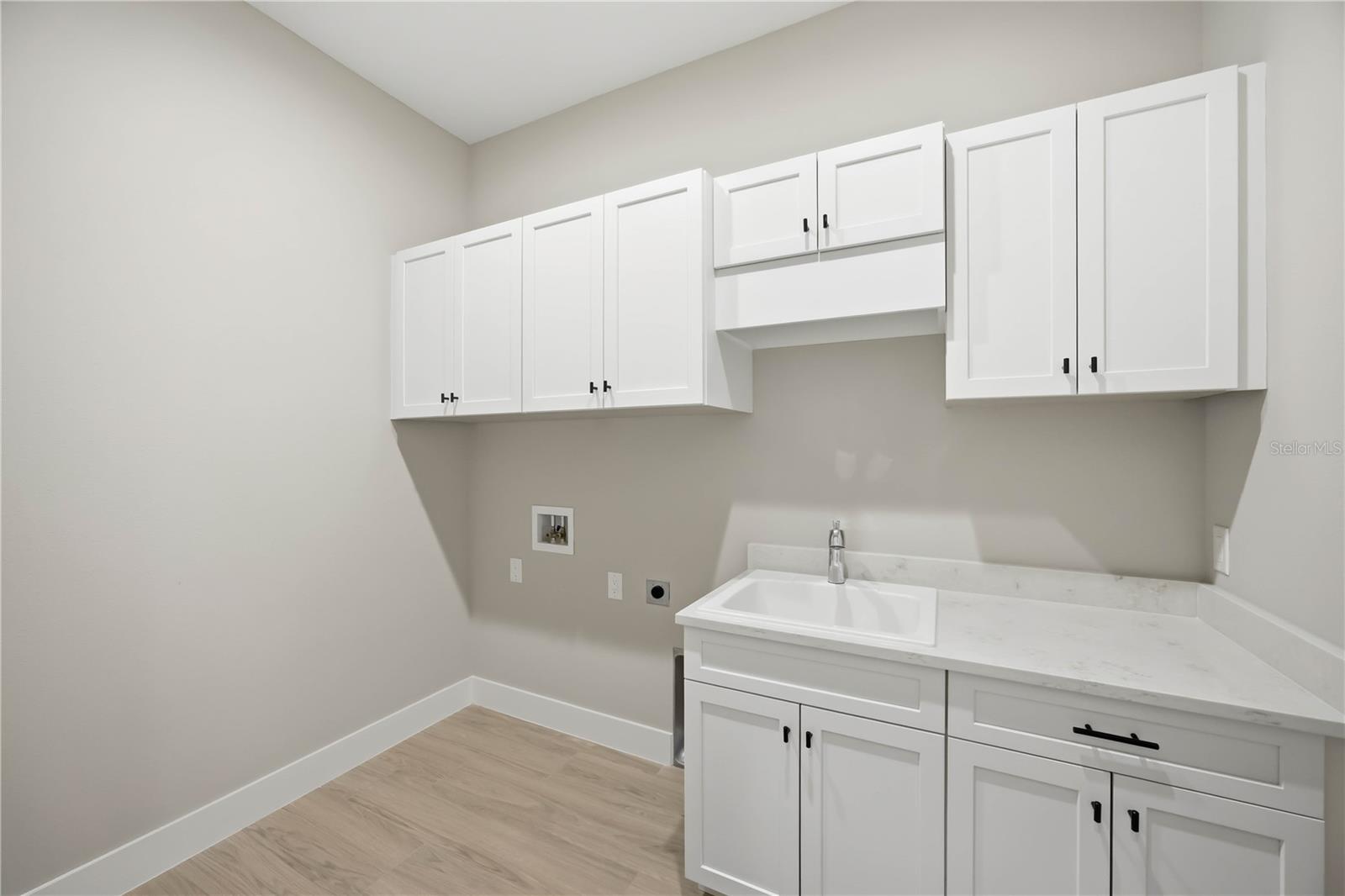 Single Family Residence at 18185 HOME RUN DR, VENICE, photo 23 of 30