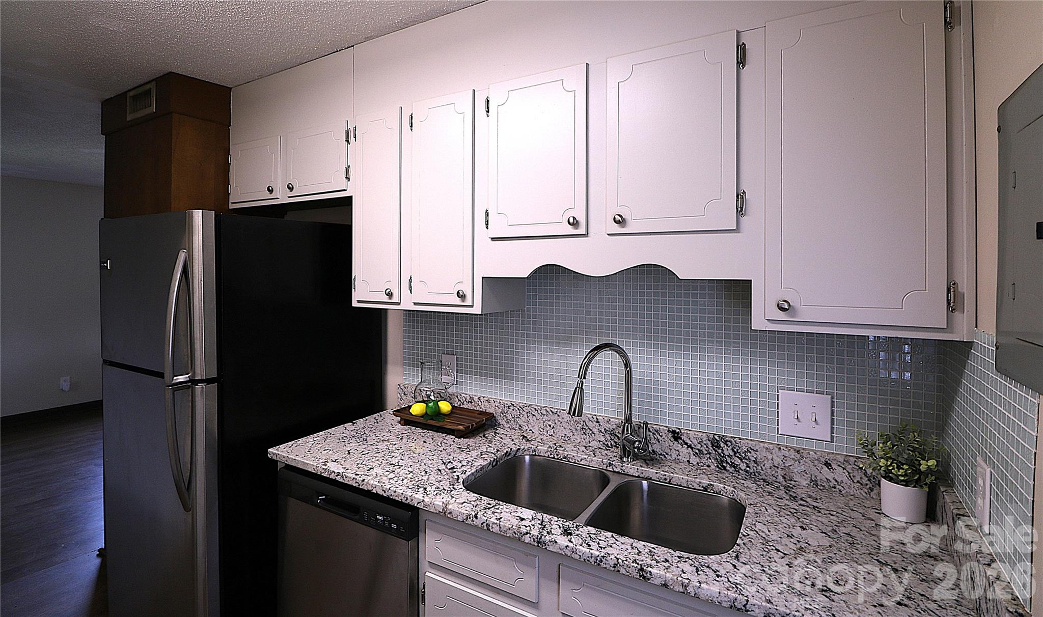 Condominium at 525 SW 12th Street SW, Hickory, photo 15 of 20