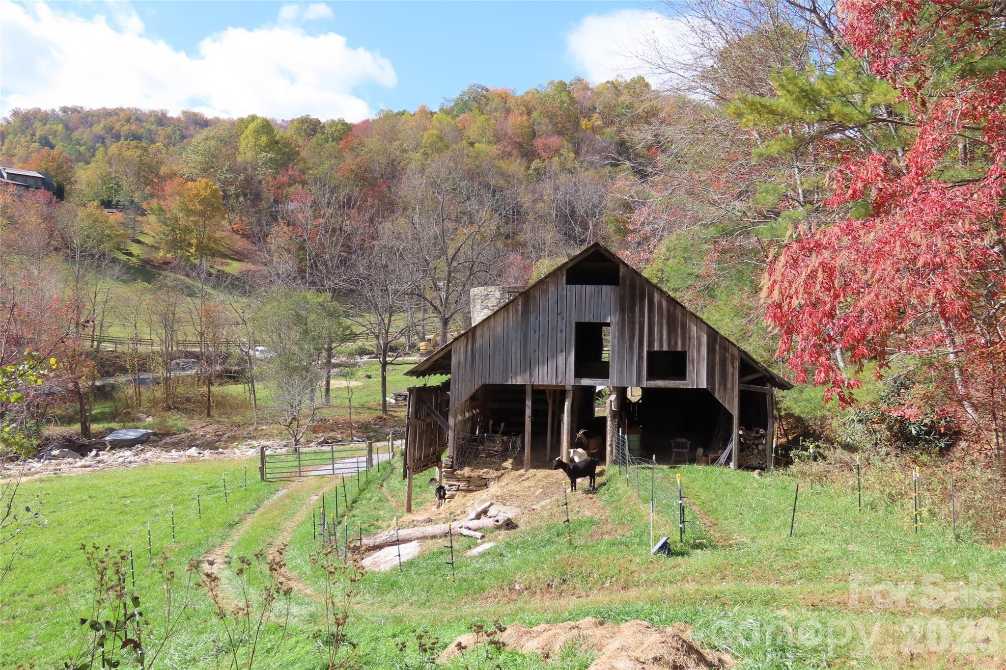 Single Family Residence at 1422 Middle Fork Road, Hendersonville, photo 4 of 48