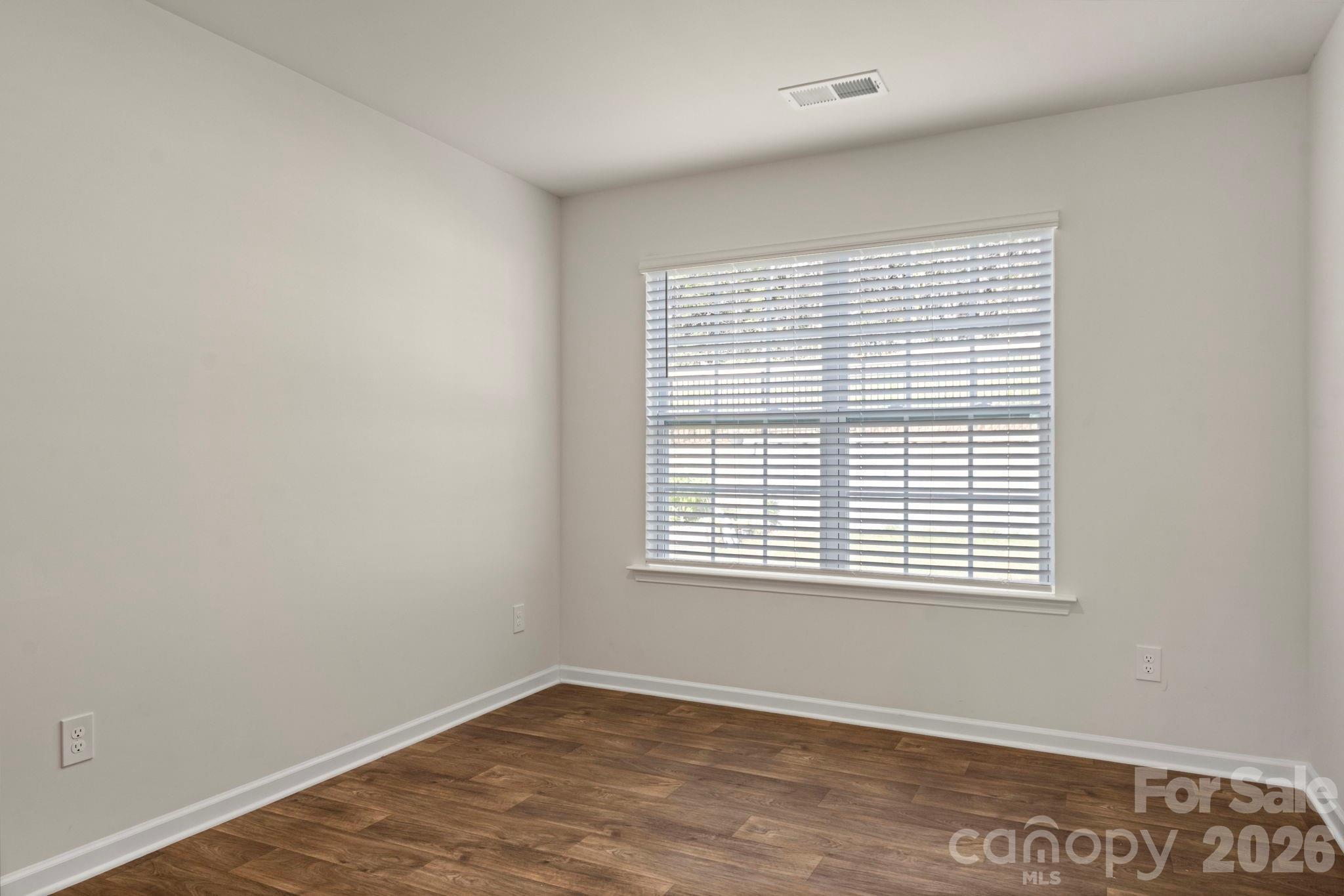 Single Family Residence at 1331 Mifflin Lane, Dallas, photo 6 of 34