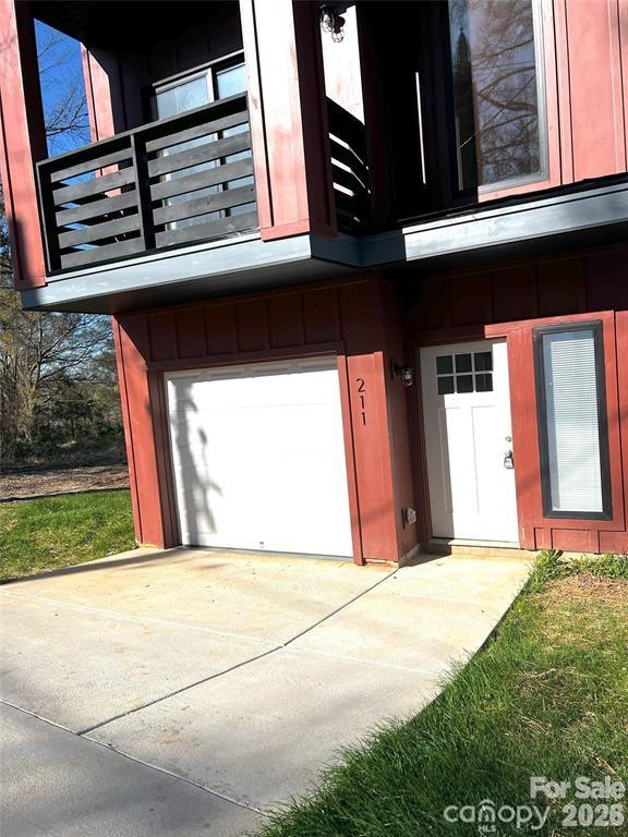 Single Family Residence at 211 S Webb Street, Gastonia, photo 2 of 12