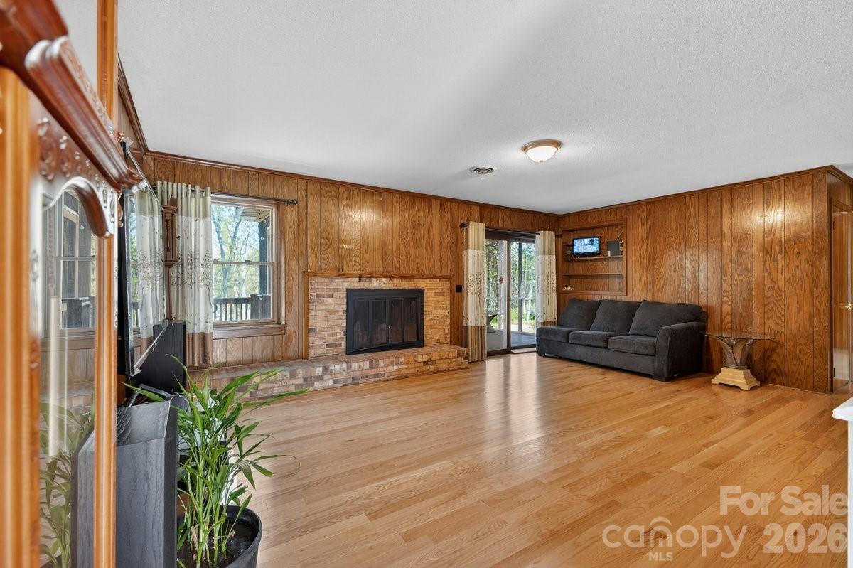 Living - 3600 Davidson Highway, Concord