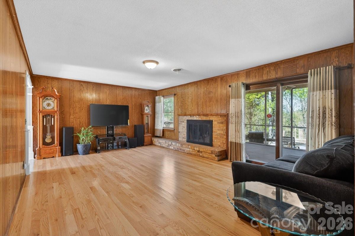 Living - 3600 Davidson Highway, Concord