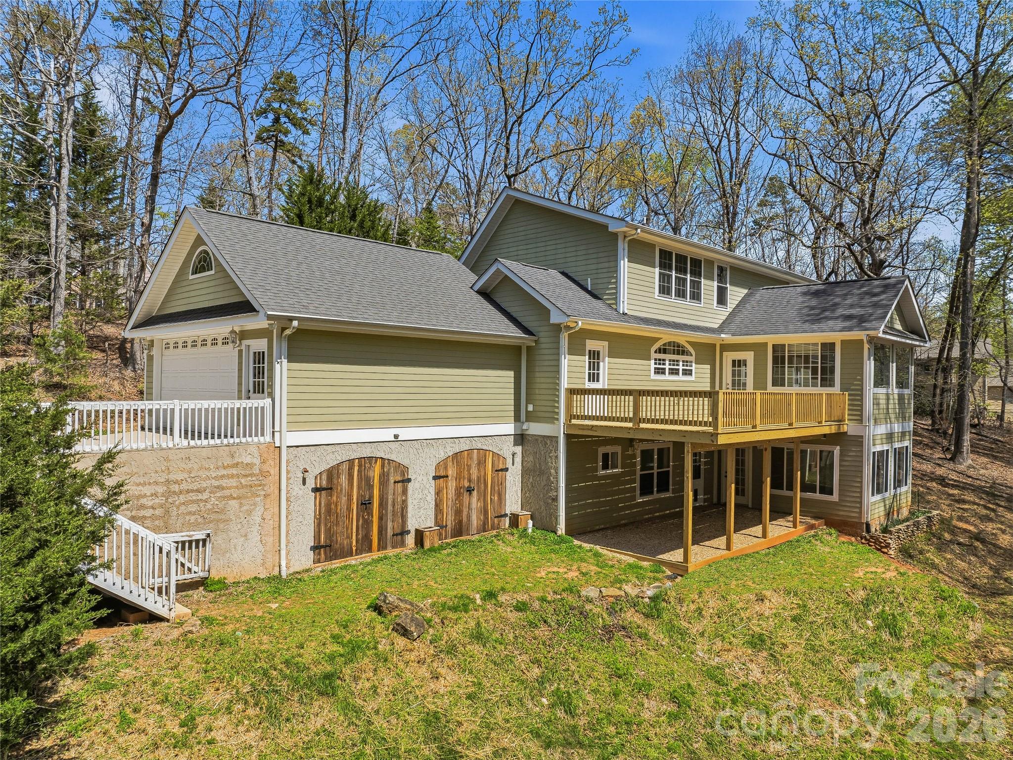 Spacious home with Three Levels of Living - 196 Blackbird Lane, Tryon