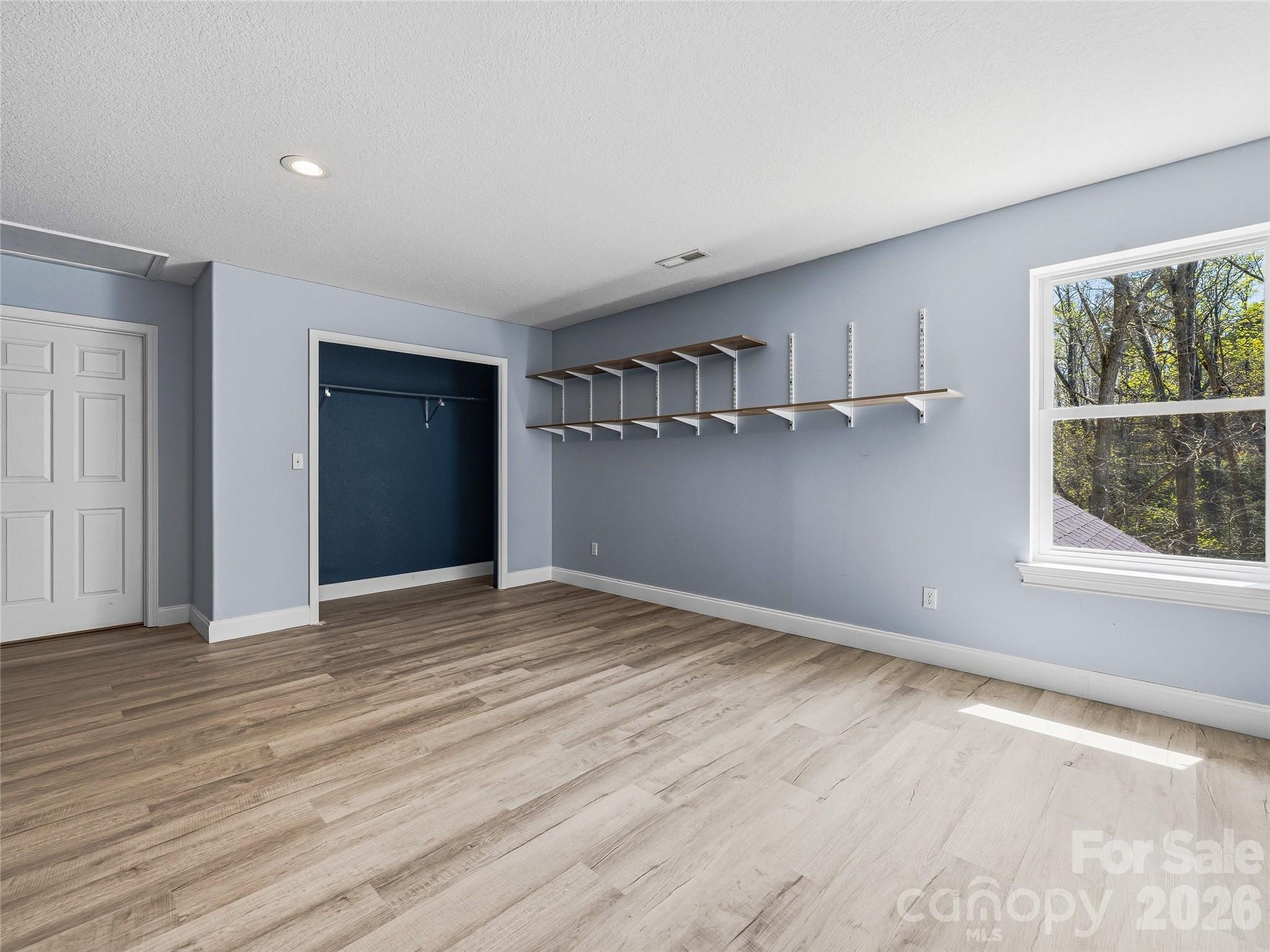 Upper Level Bedroom - 196 Blackbird Lane, Tryon