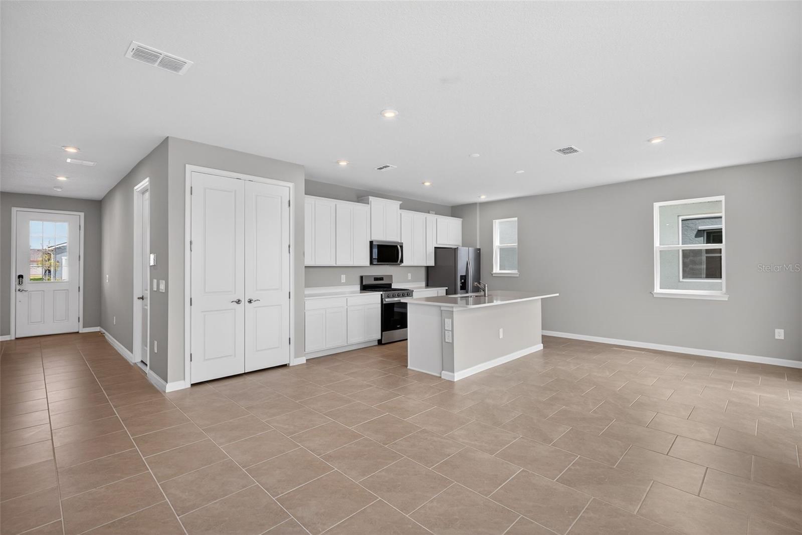 Single Family Residence at 13109 OXEYE LN, PARRISH, photo 6 of 36